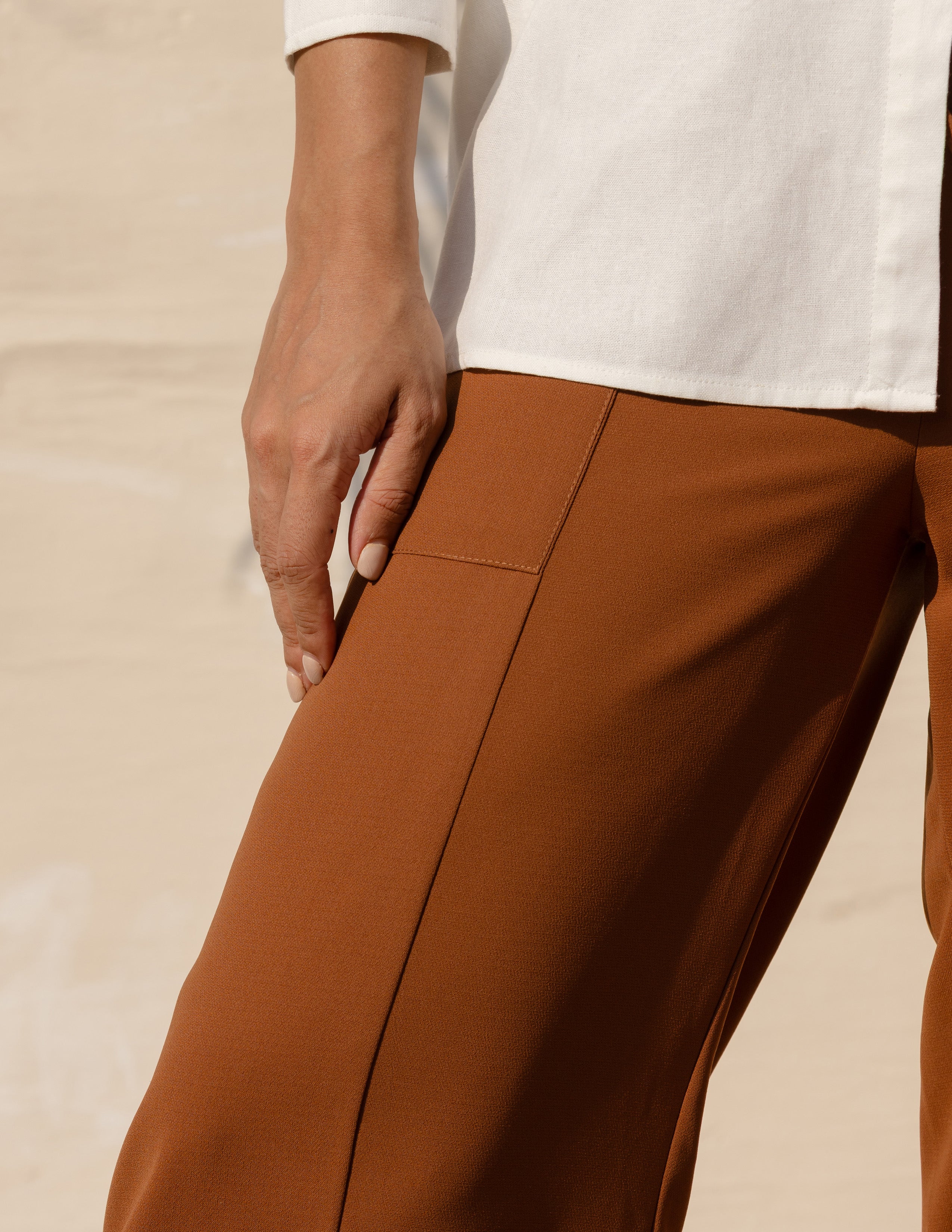 Front Seam Detailed Drawstring Pant