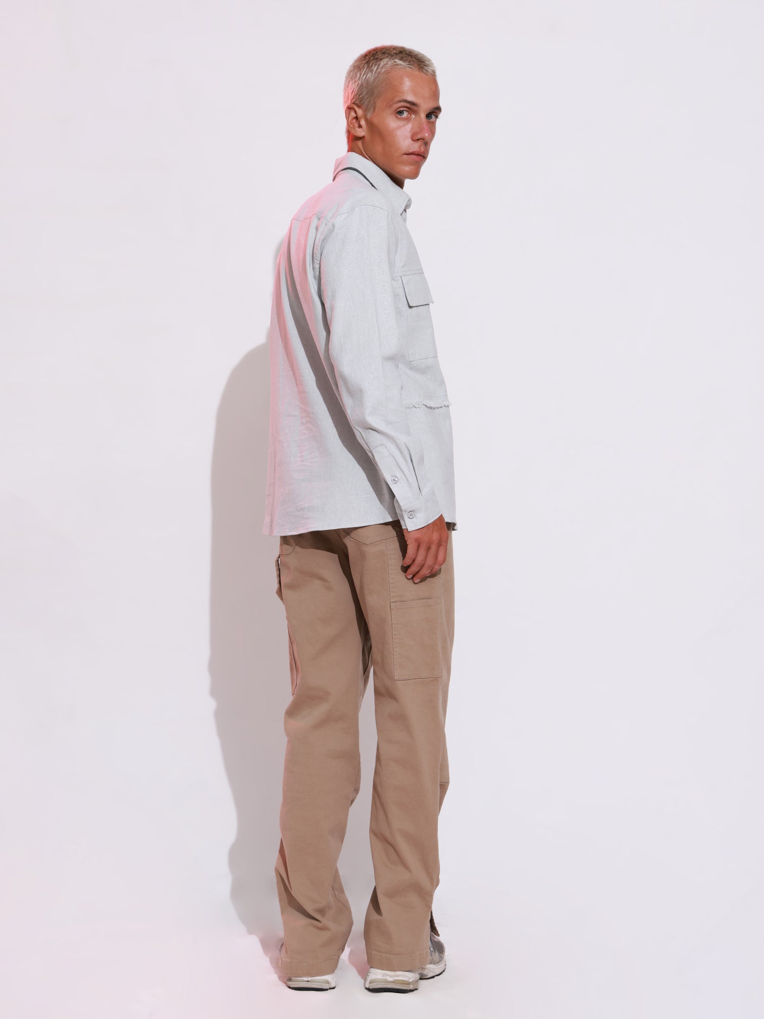 Long sleeved regular collar shirt