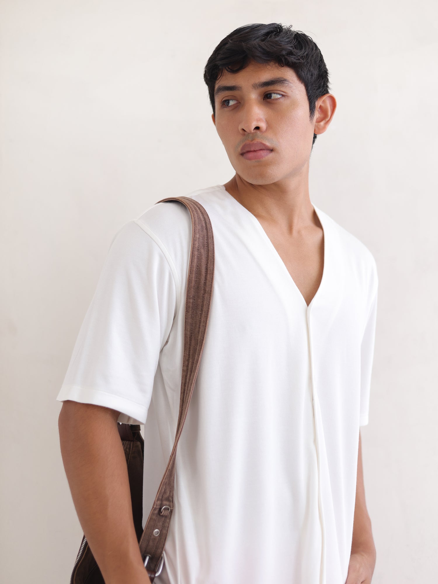 Short sleeved V-neck shirt