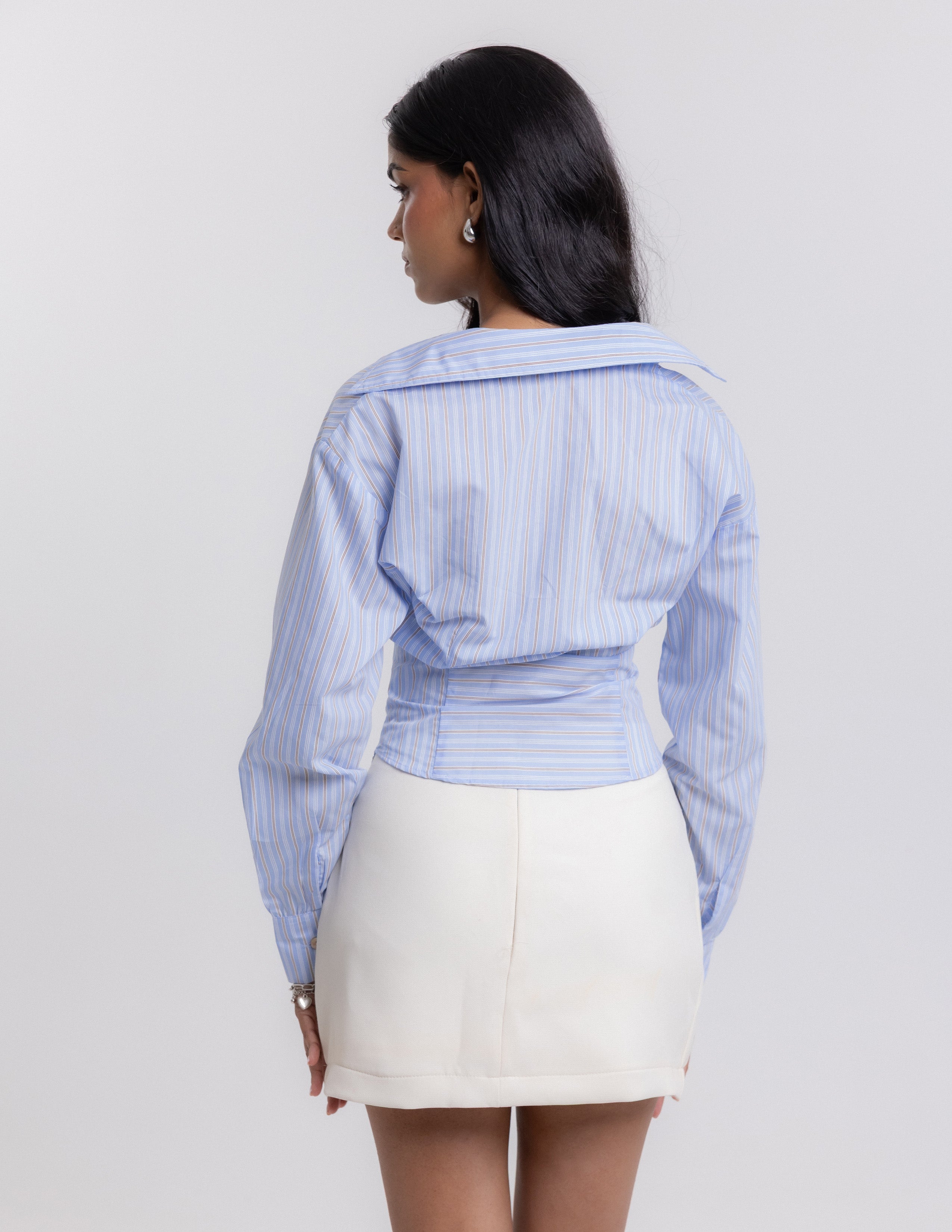 Front Hook & Eye Detailed Long Sleeved Top