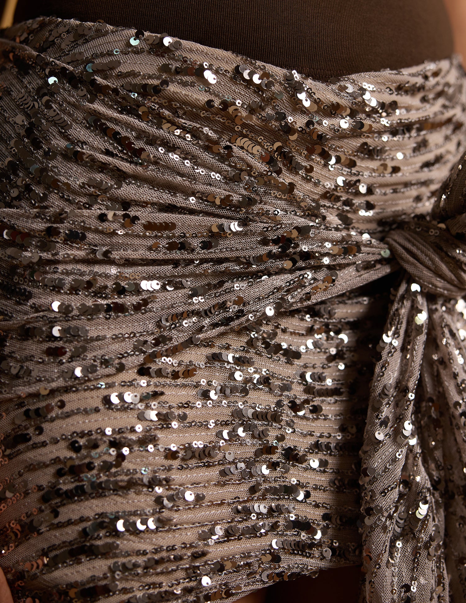 Front Tie Up Detailed Mid Waist Sequin Mini Skirt