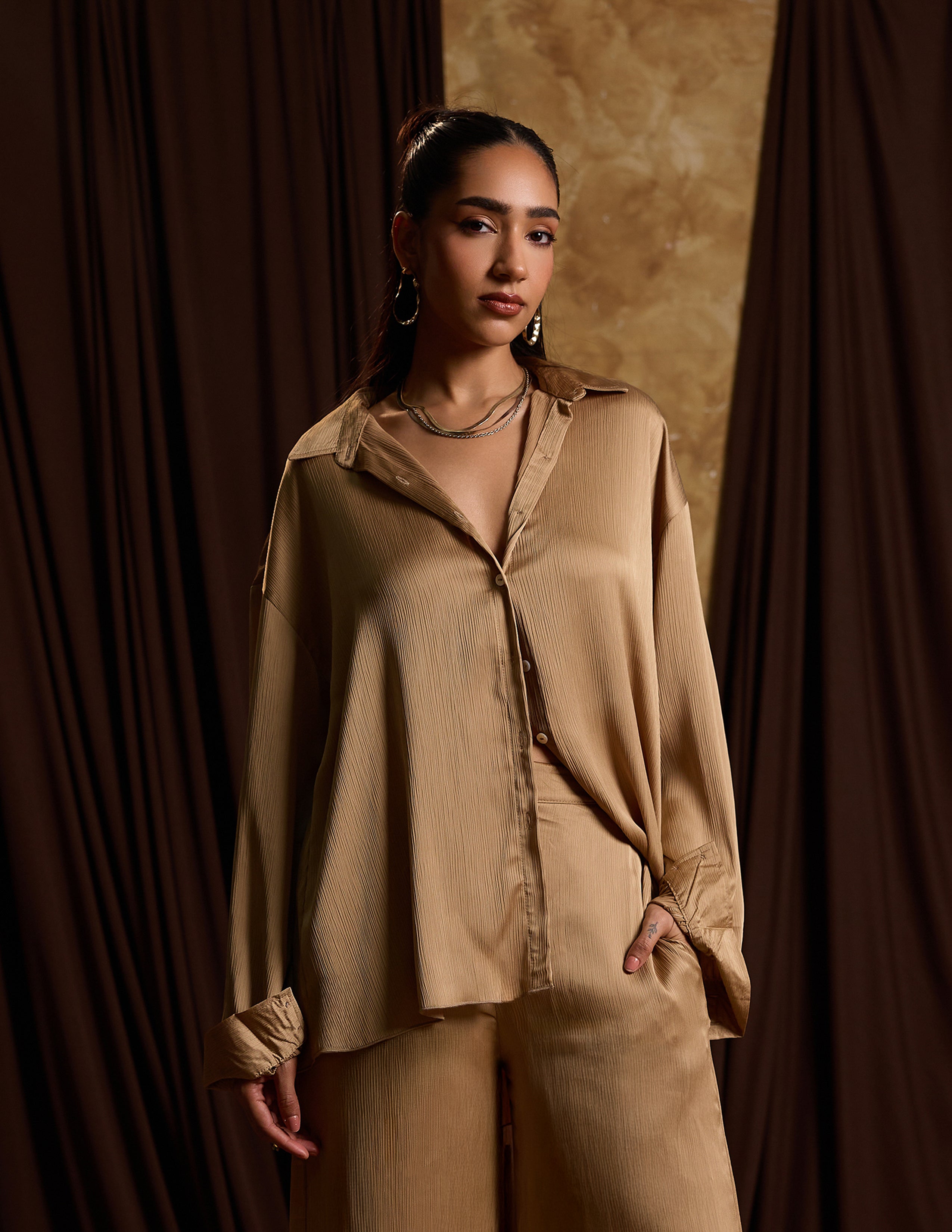 Collar Detailed Button Down Long Sleeved Top