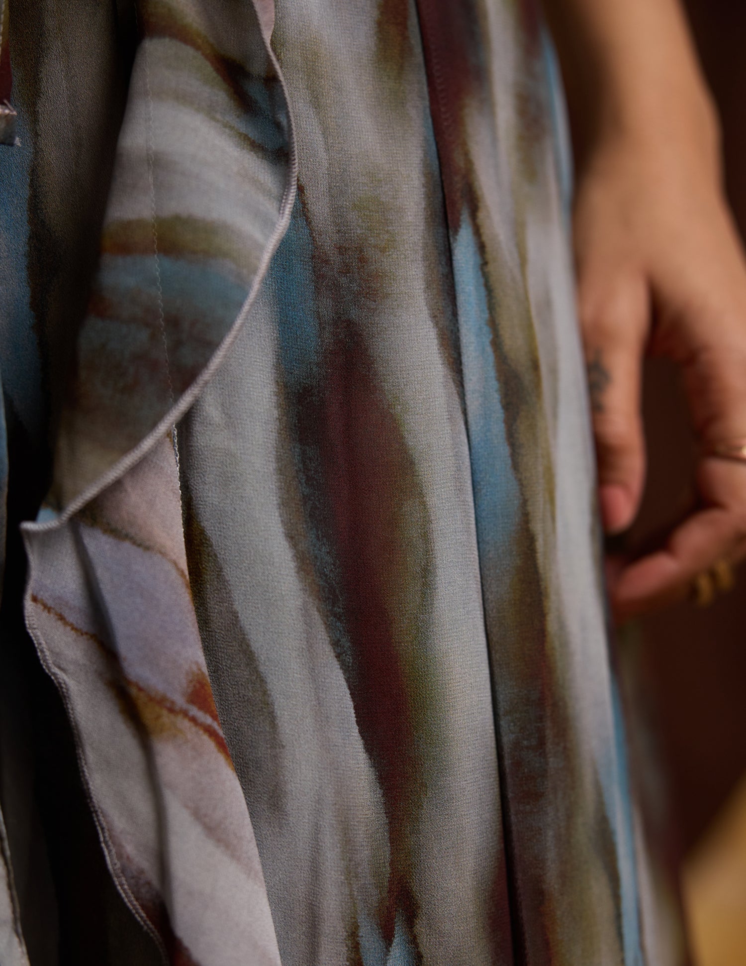 Front Tie Up Frill Detailed Printed Sleeveless Top