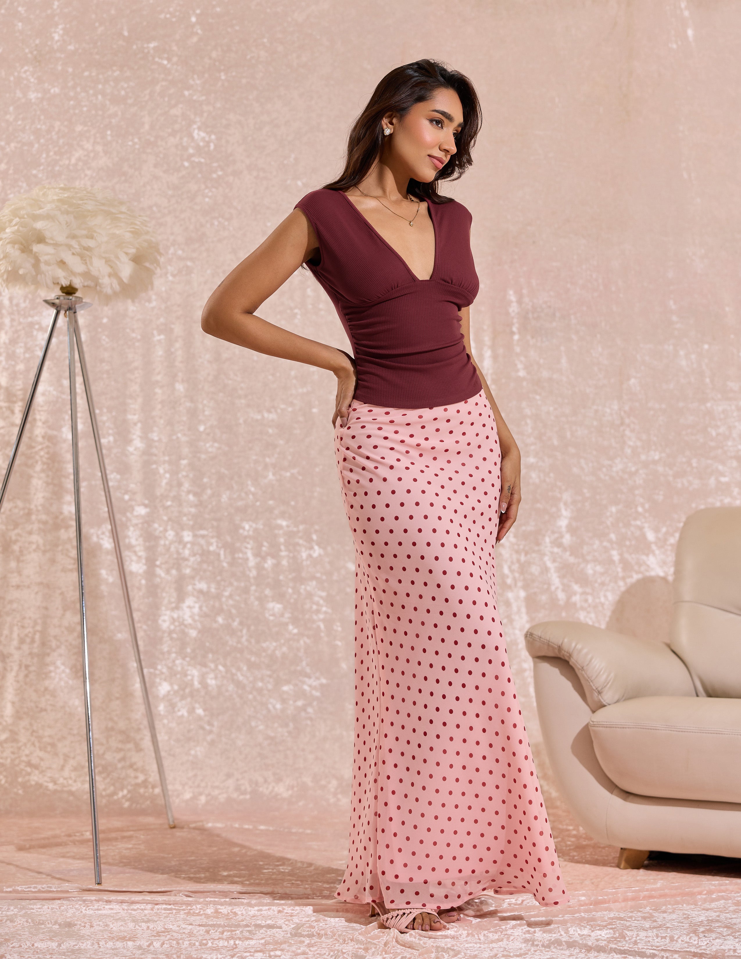 Waist Gathering Detailed Deep Neck Sleeveless Top