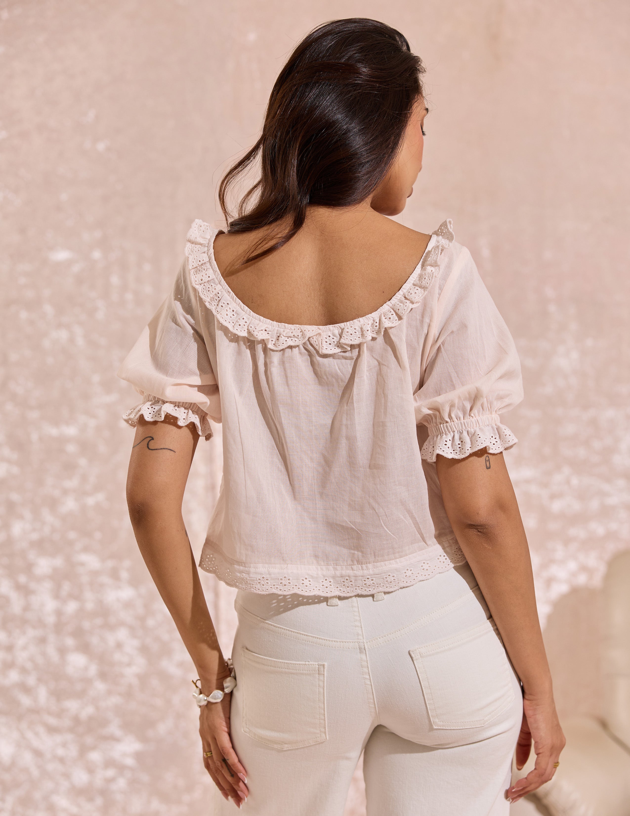 Lace Detailed Puff Sleeved Top