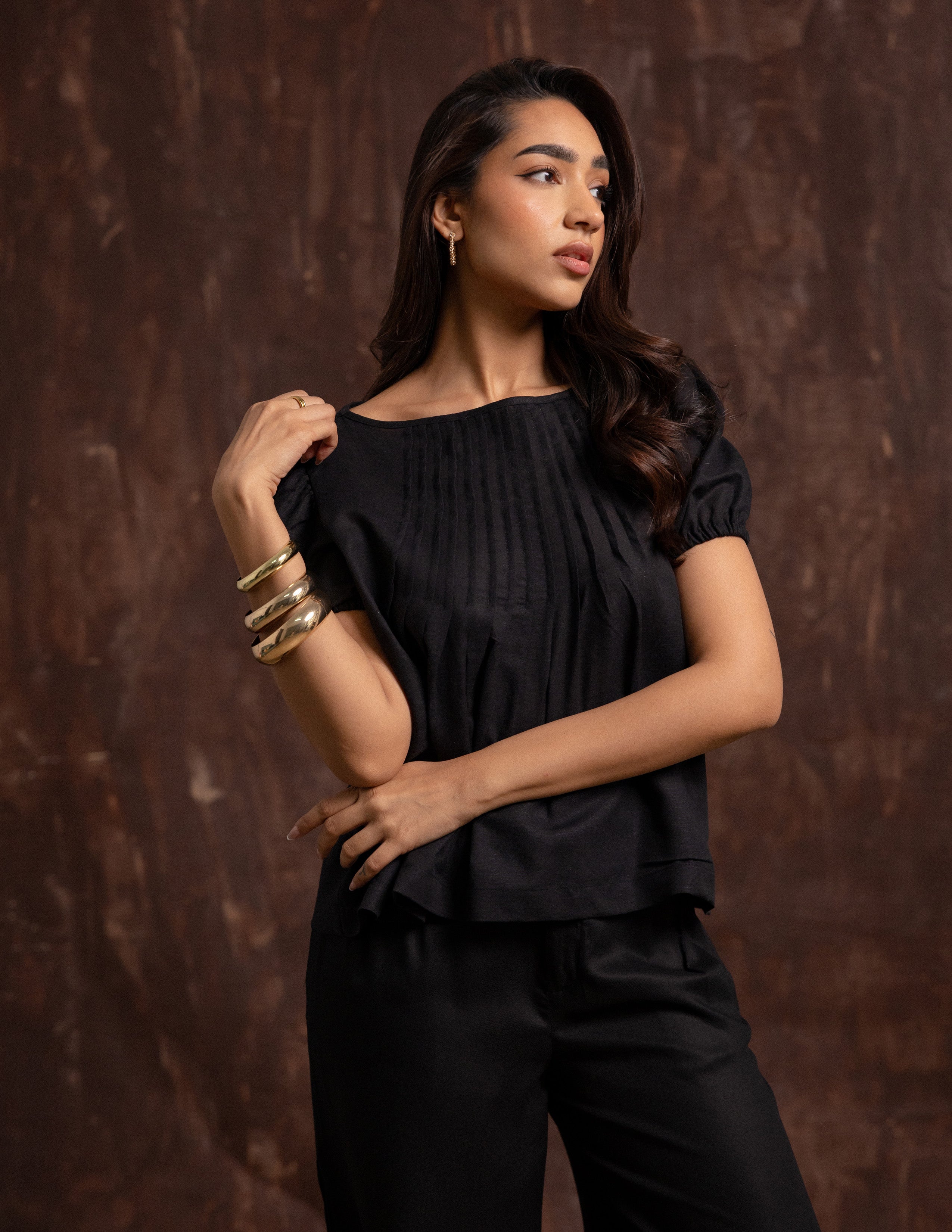 Pintuck Detailed Puff Sleeved Top