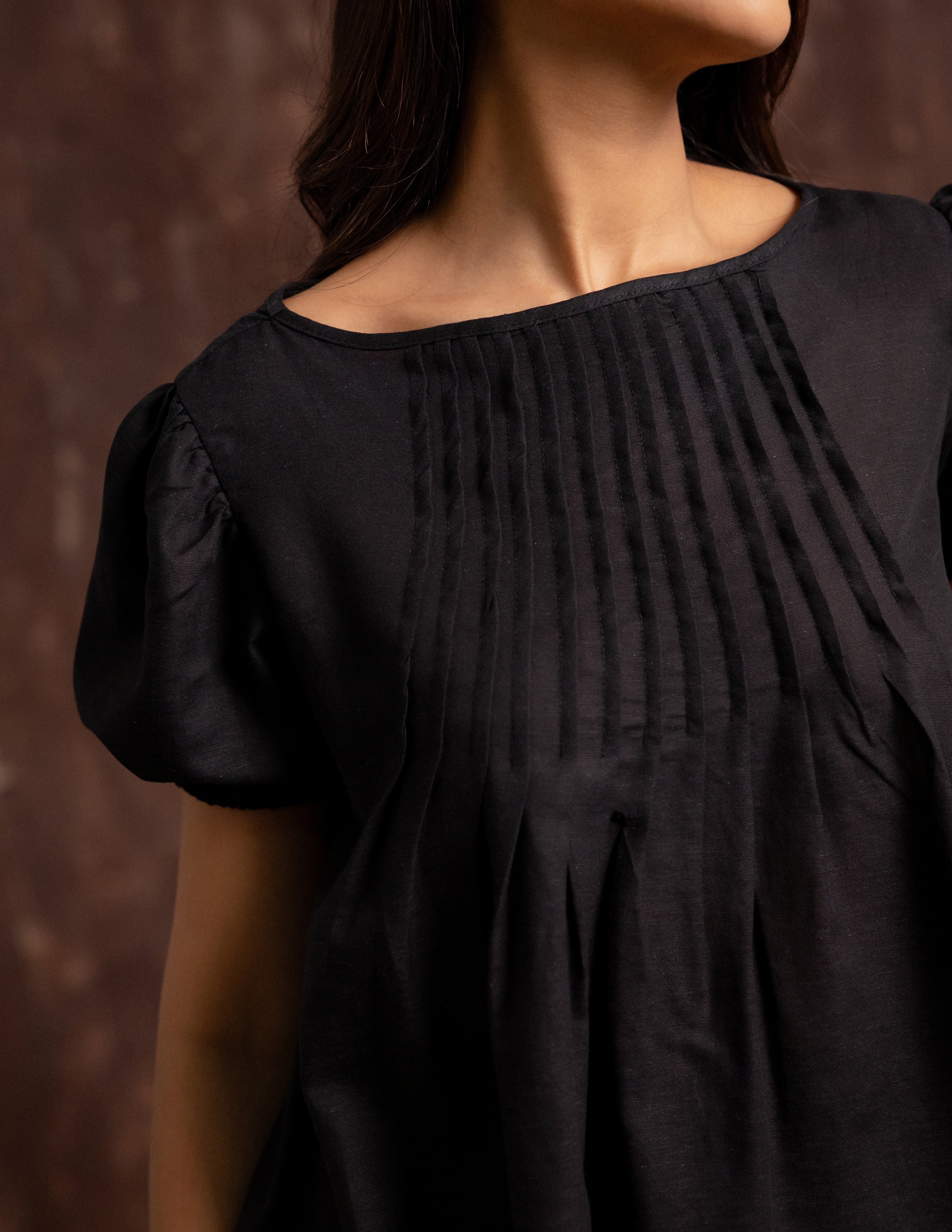 Pintuck Detailed Puff Sleeved Top