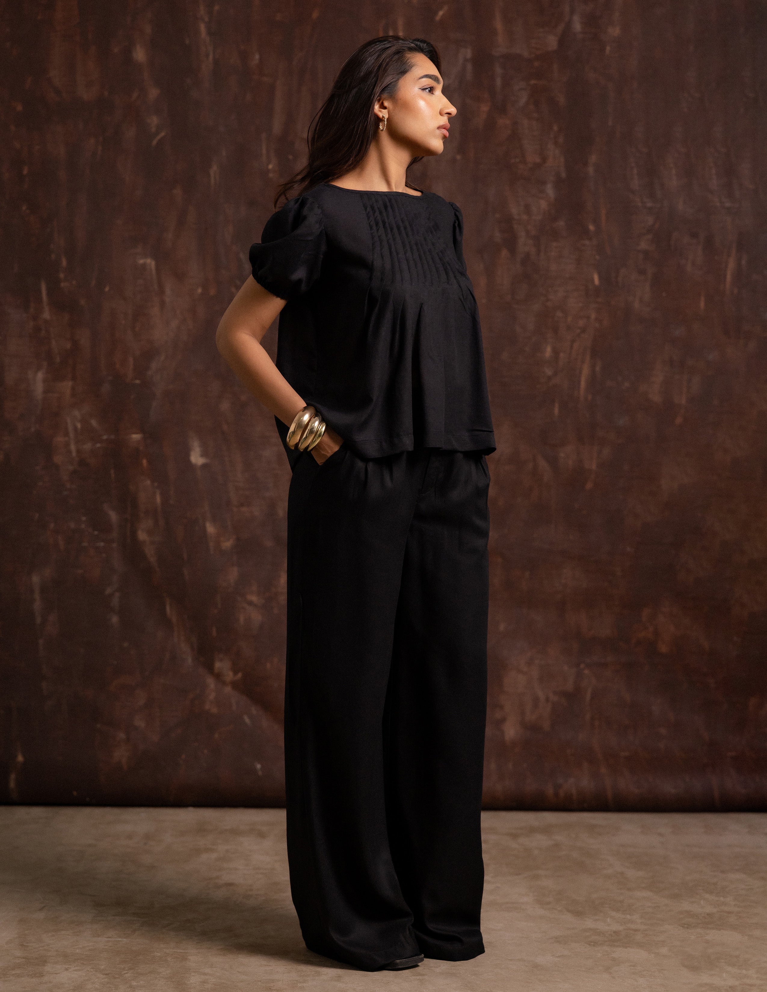 Pintuck Detailed Puff Sleeved Top