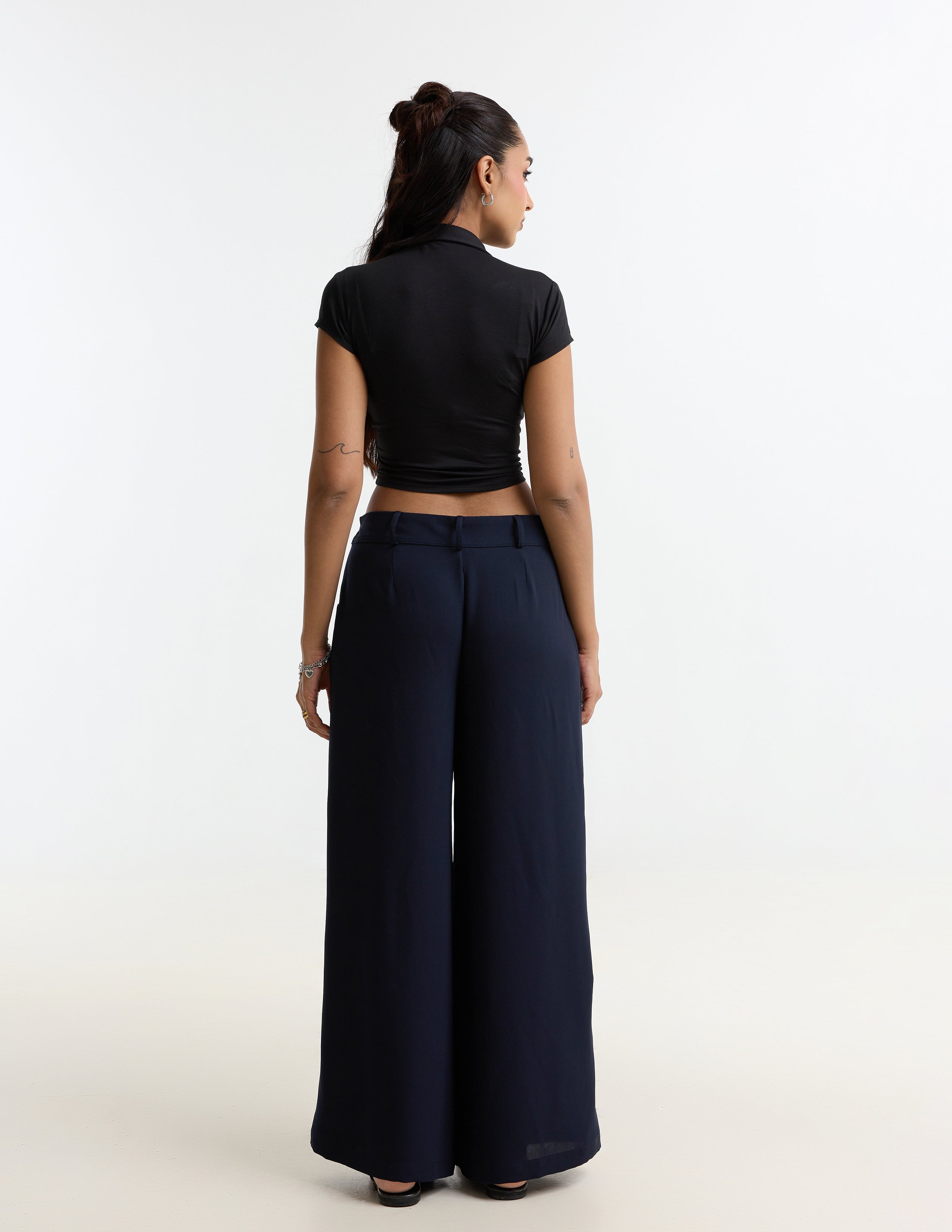 Collar Detailed Fitted Top