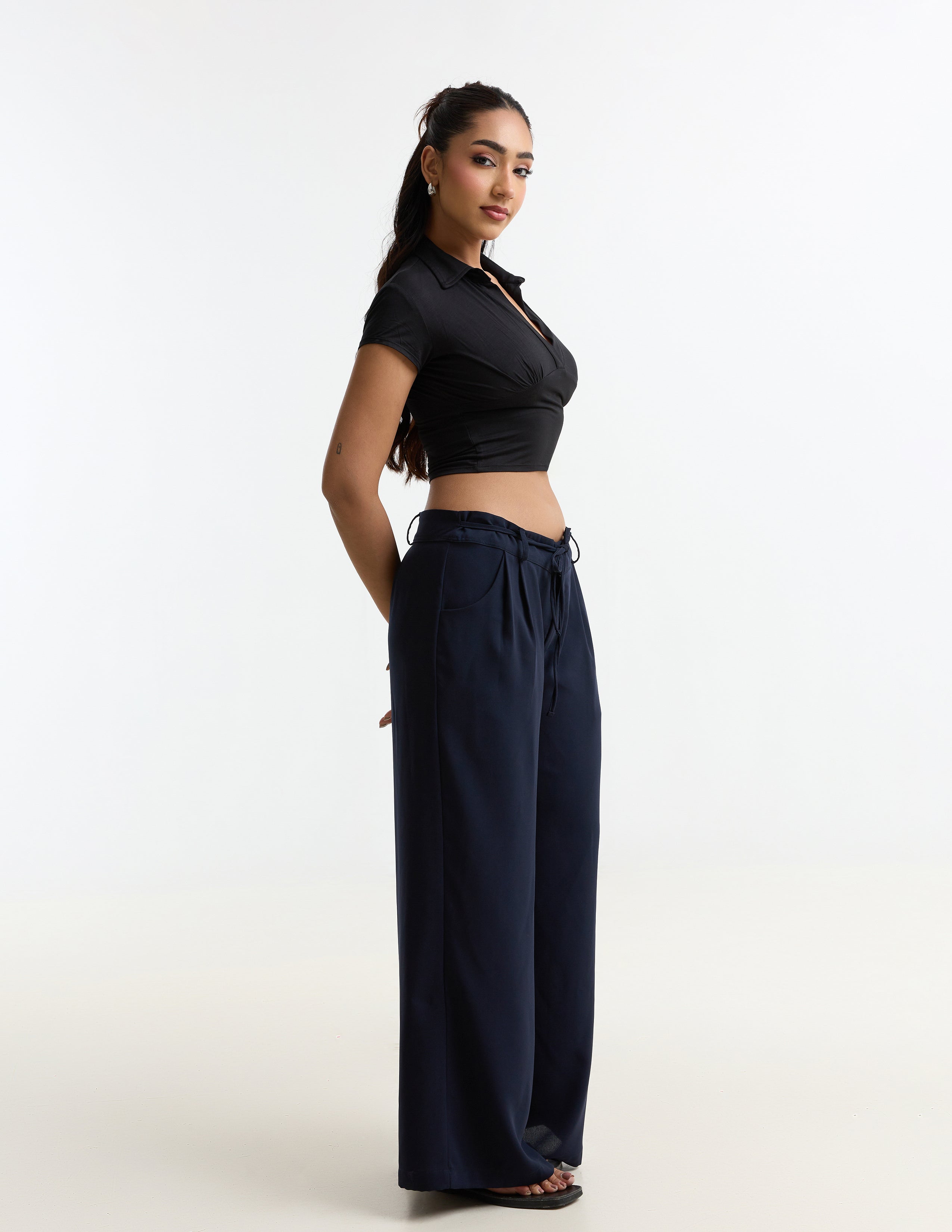 Collar Detailed Fitted Top