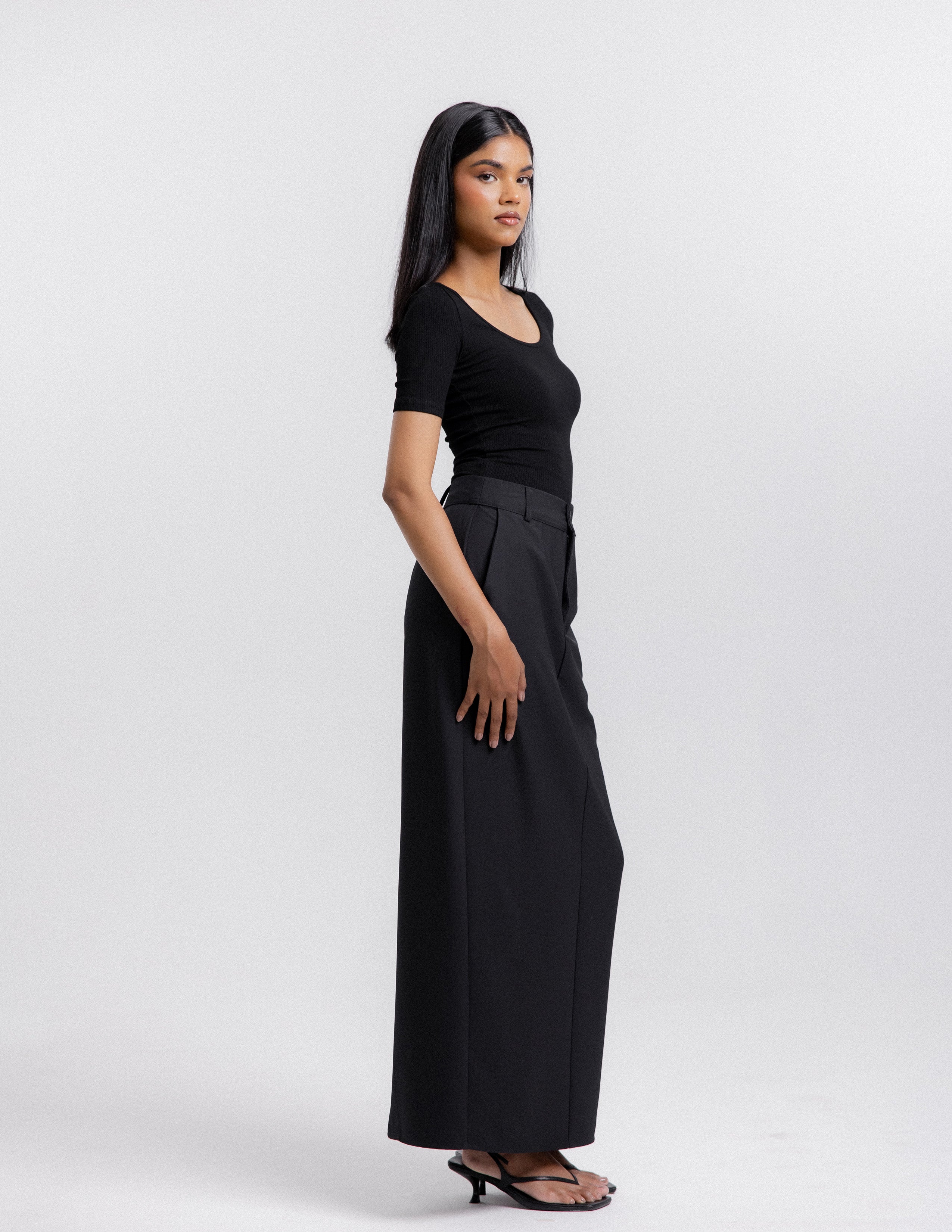 Back Slit Detailed Maxi Skirt