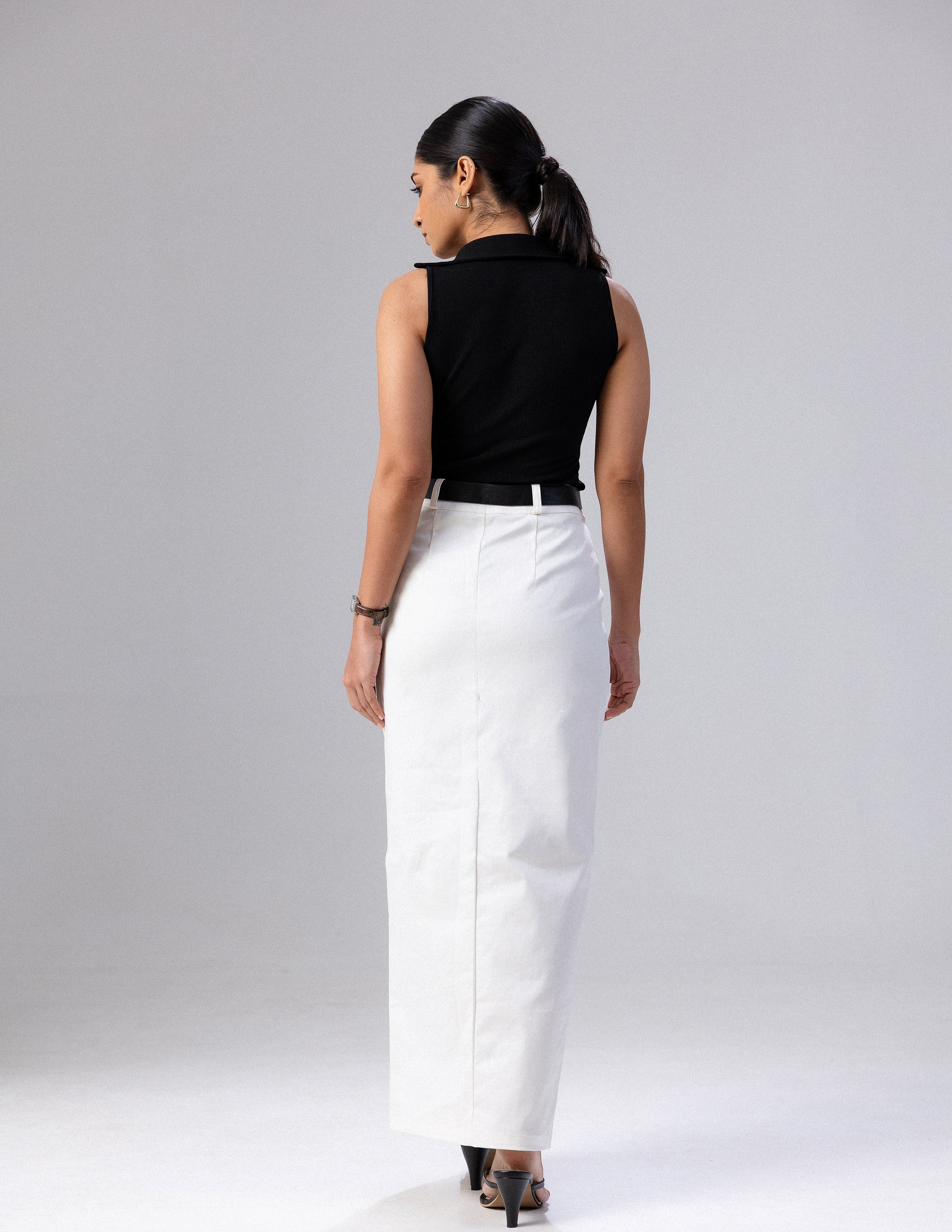 Sleeveless Collar Detailed Top