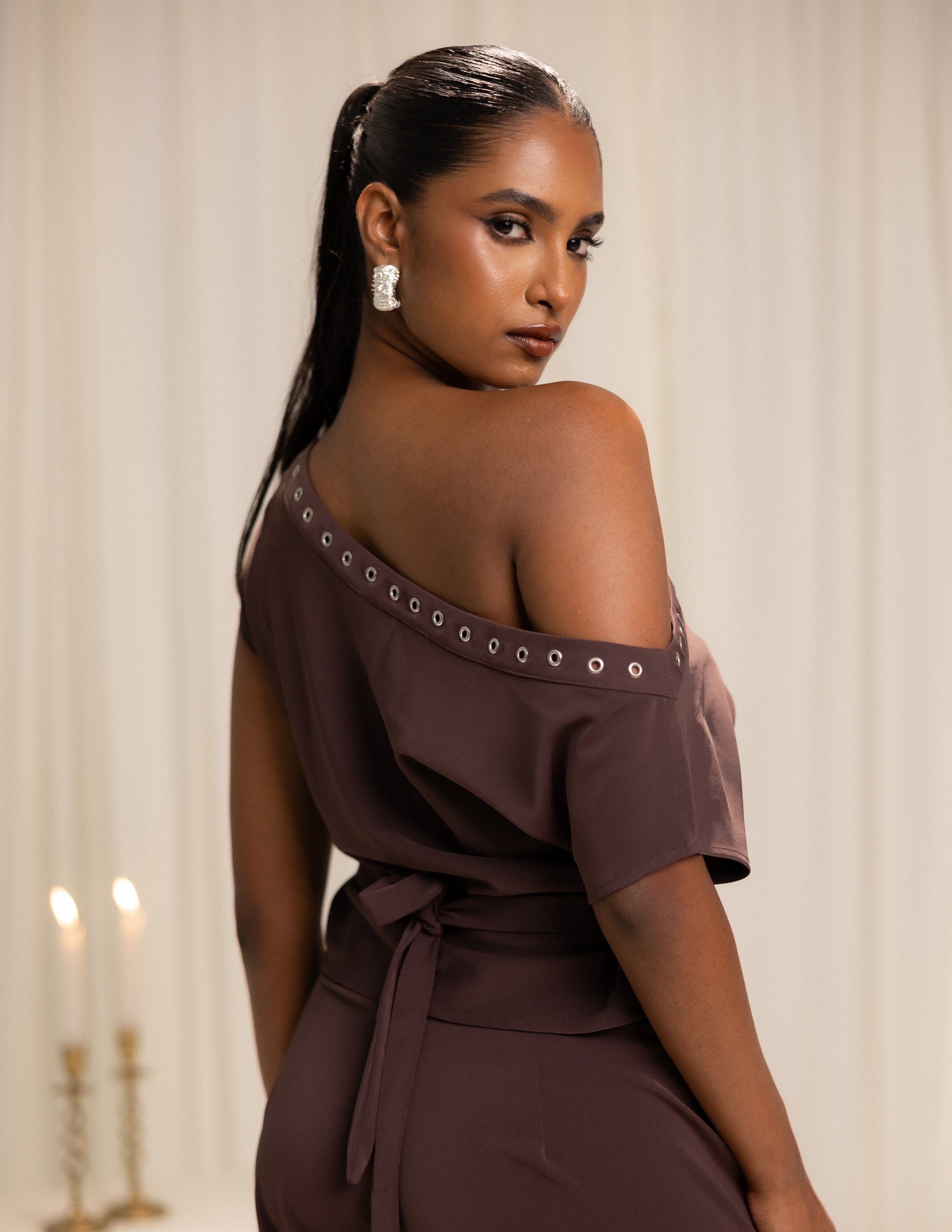 Drop Shoulder Ilet Detailed Waist Tie Up Top