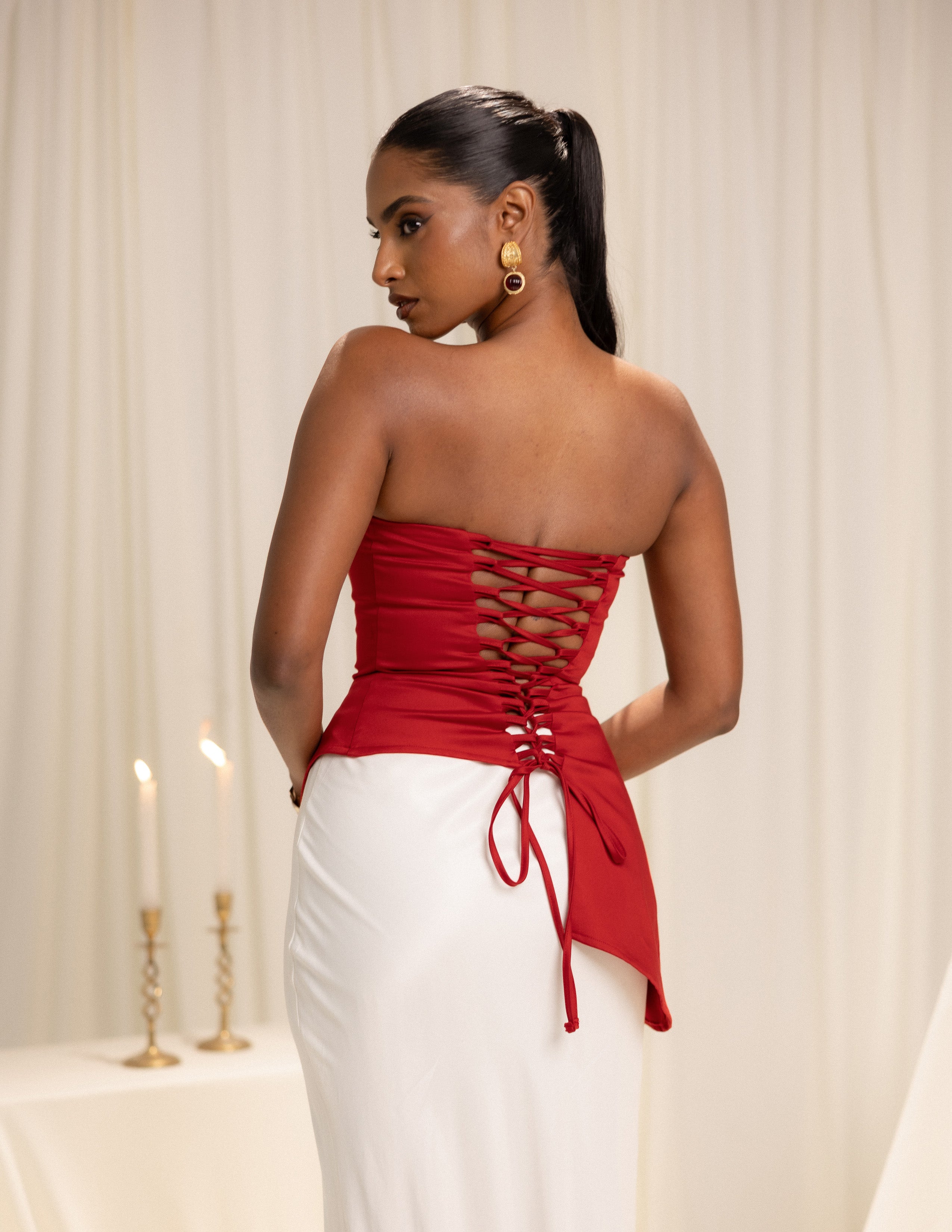 Asymetrical Hem Detailed Sleeveless Top