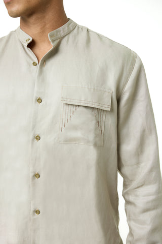 Pocket seam detailed regular fit shirt