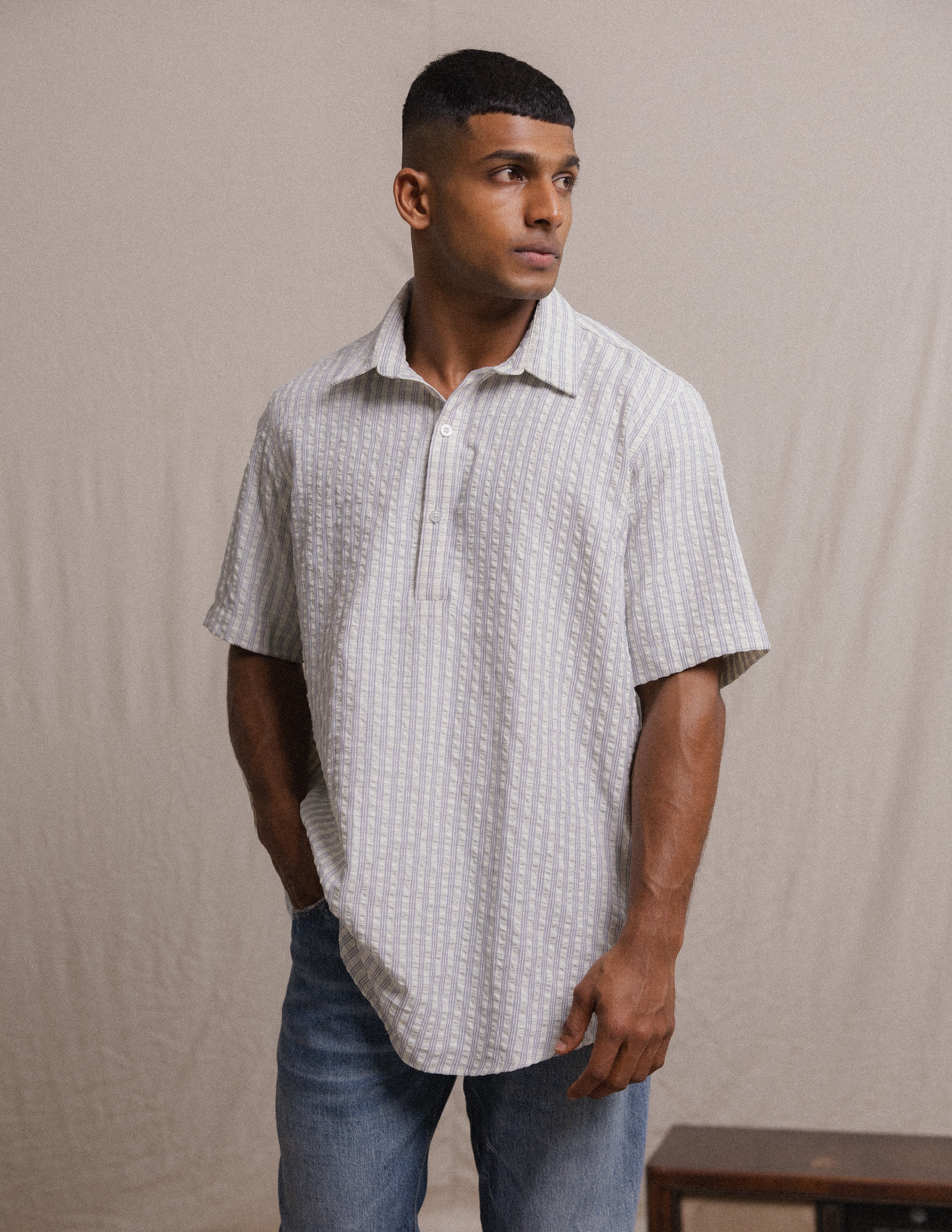 Half placket short sleeve shirt