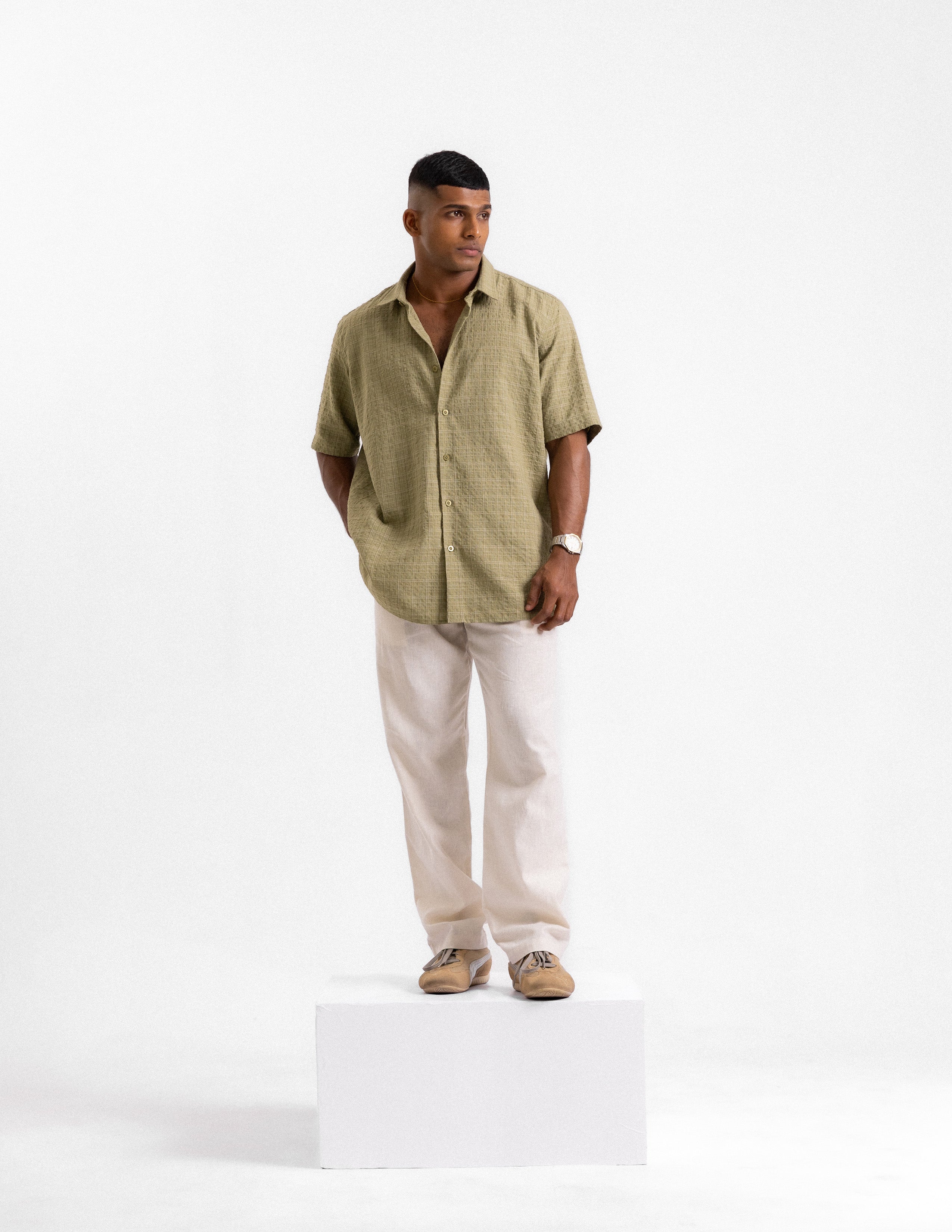 Patch detail short sleeve shirt