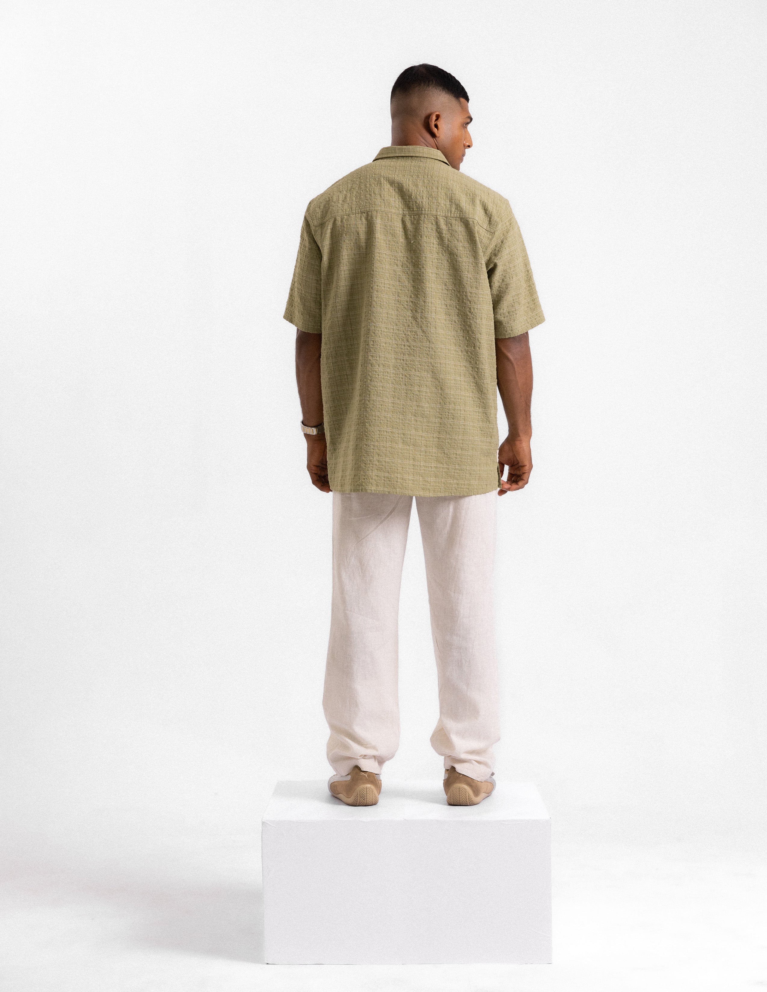 Patch detail short sleeve shirt