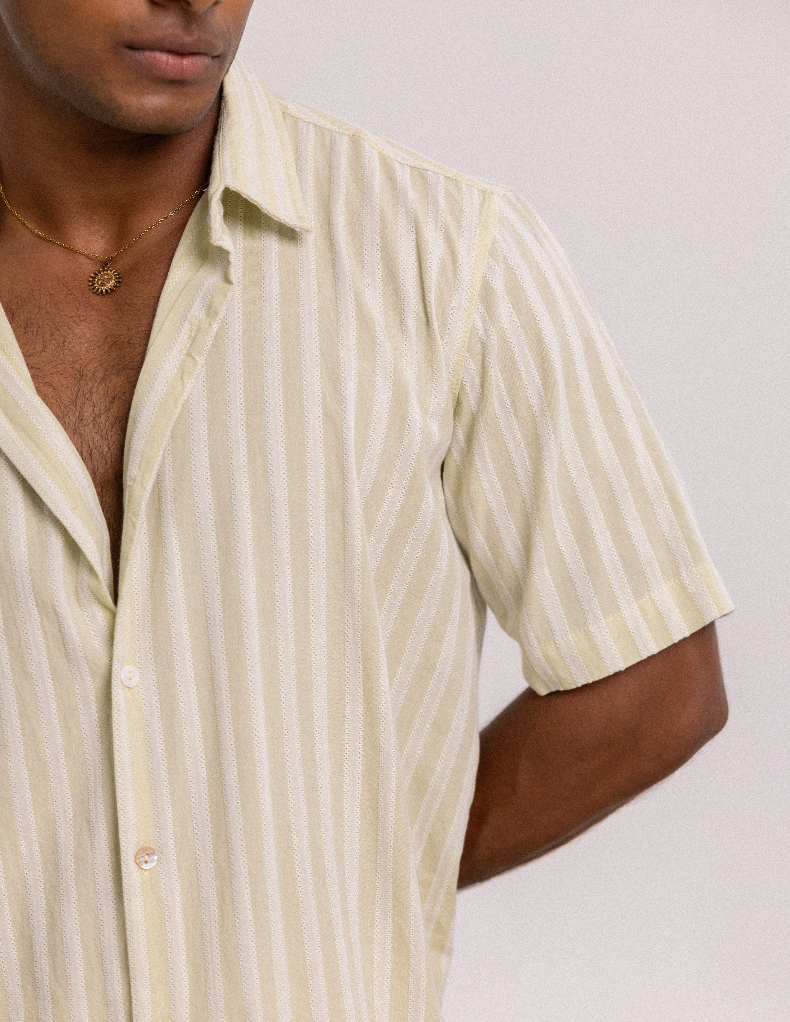 Center back loop detail short sleeve shirt