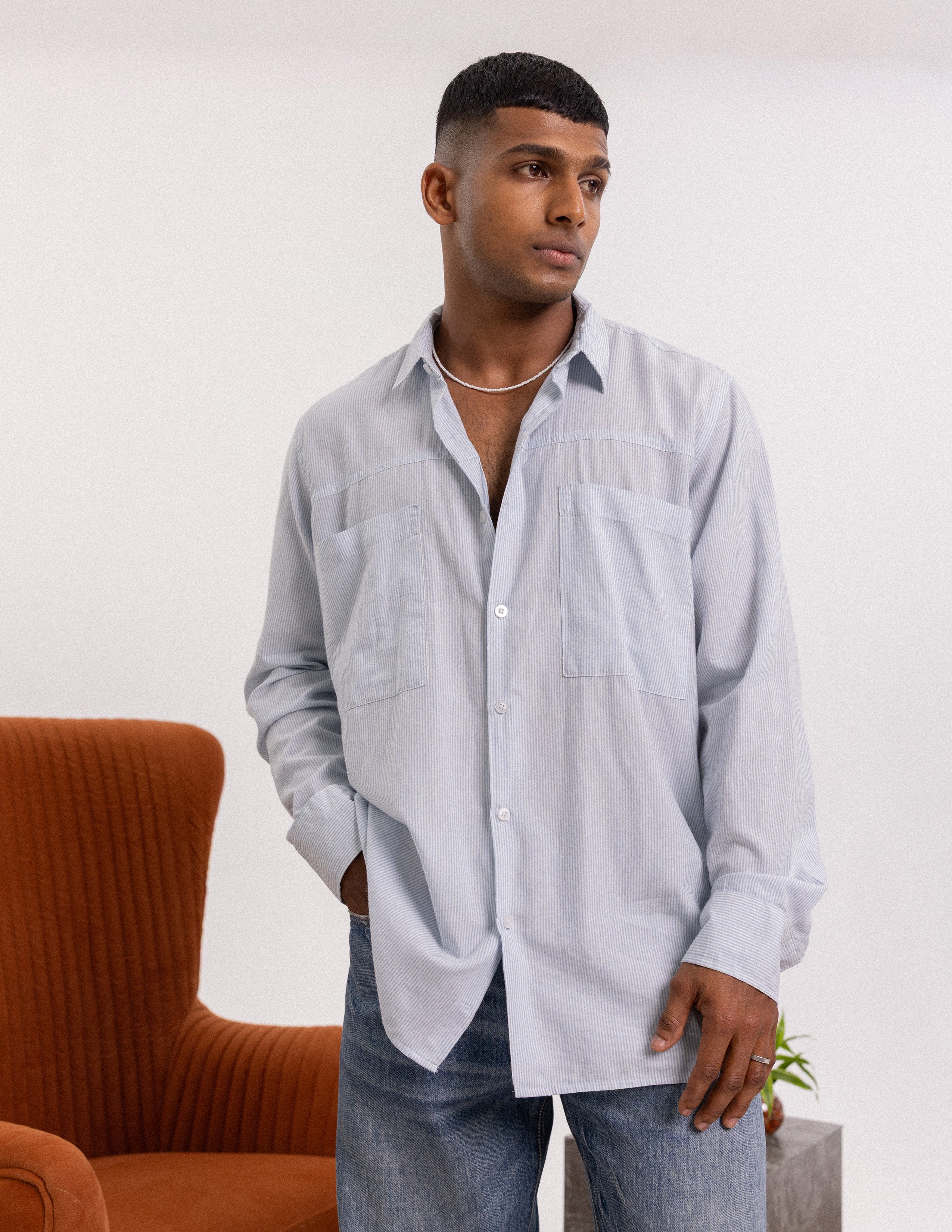 Cut and sew detail double pocket shirt