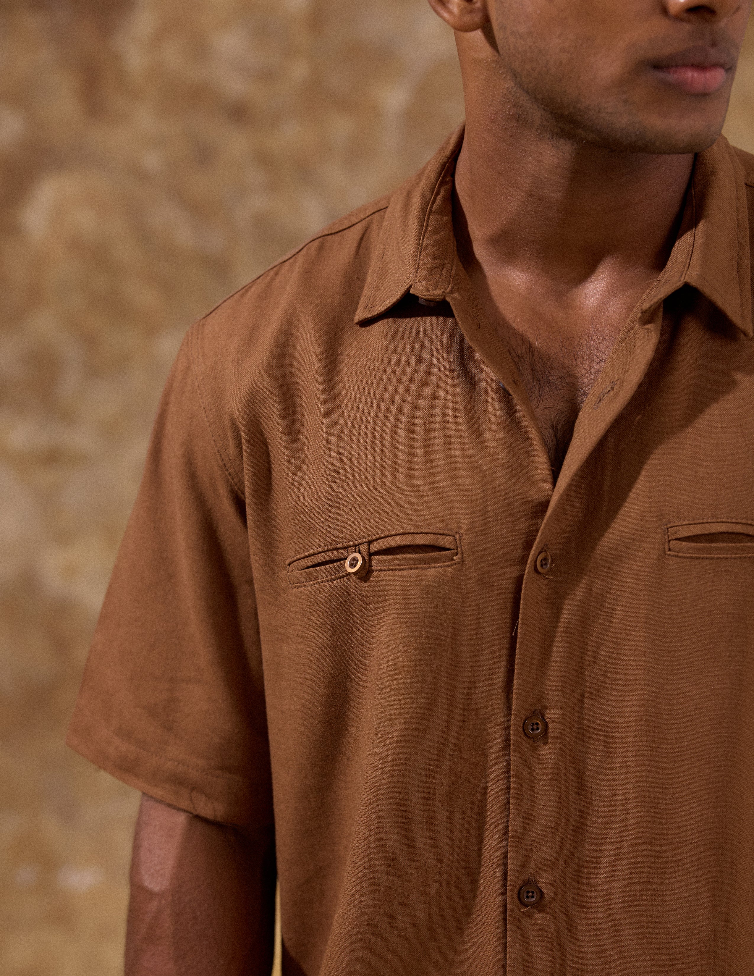 Double welt pocket detail shirt
