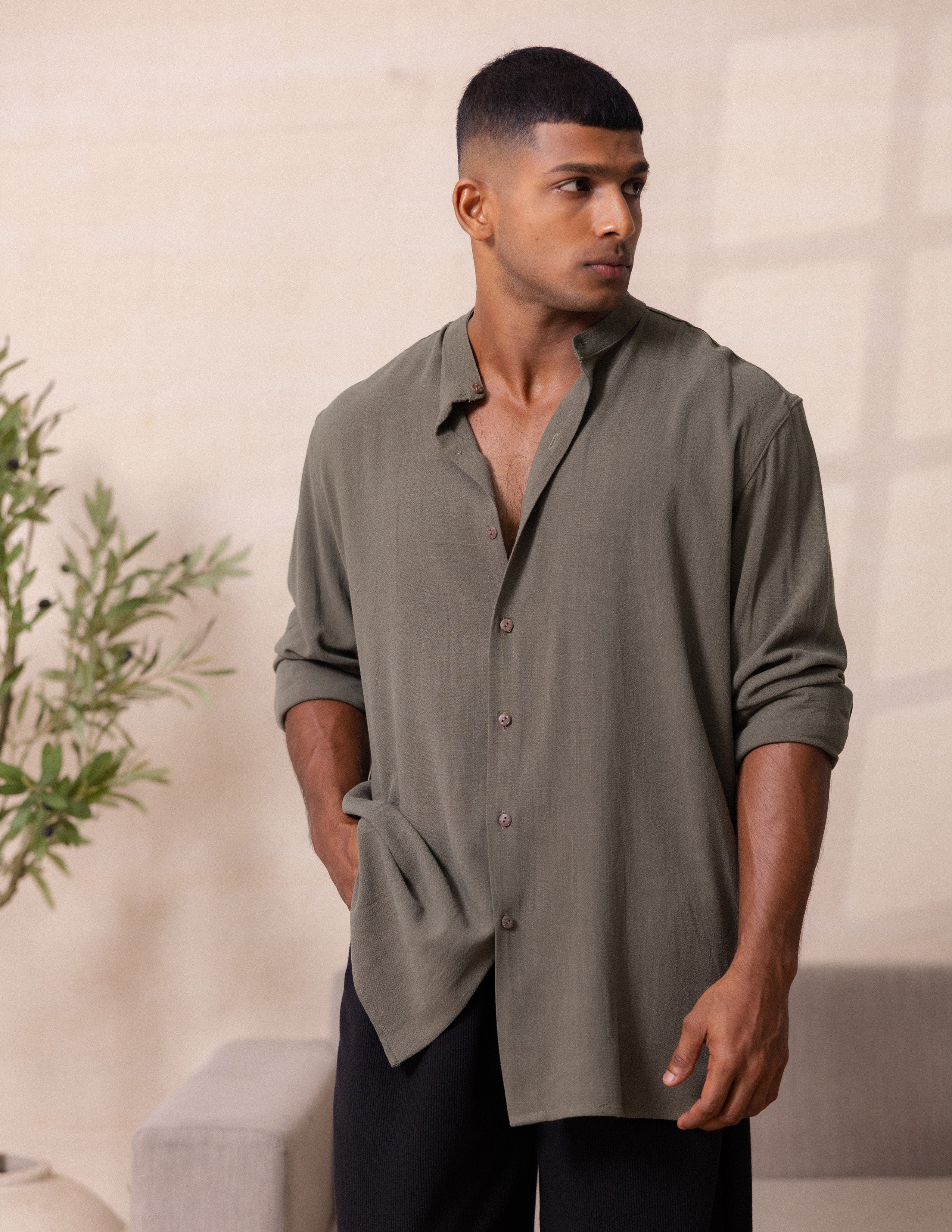 Chinese collar center back loop detail shirt