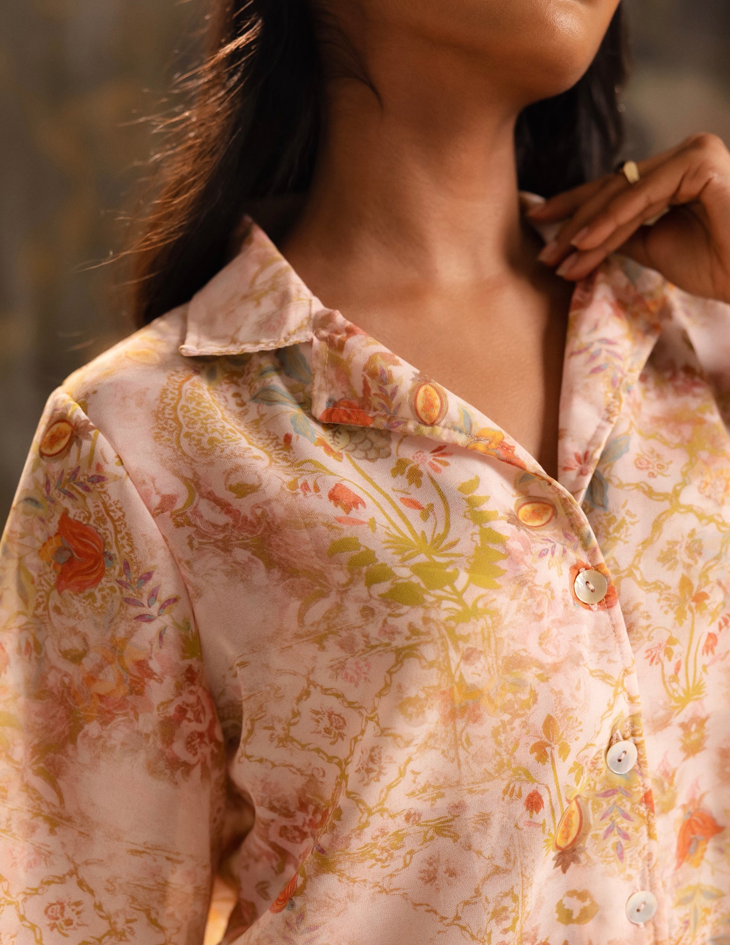 Collar Detailed Short Sleeved Cropped Top