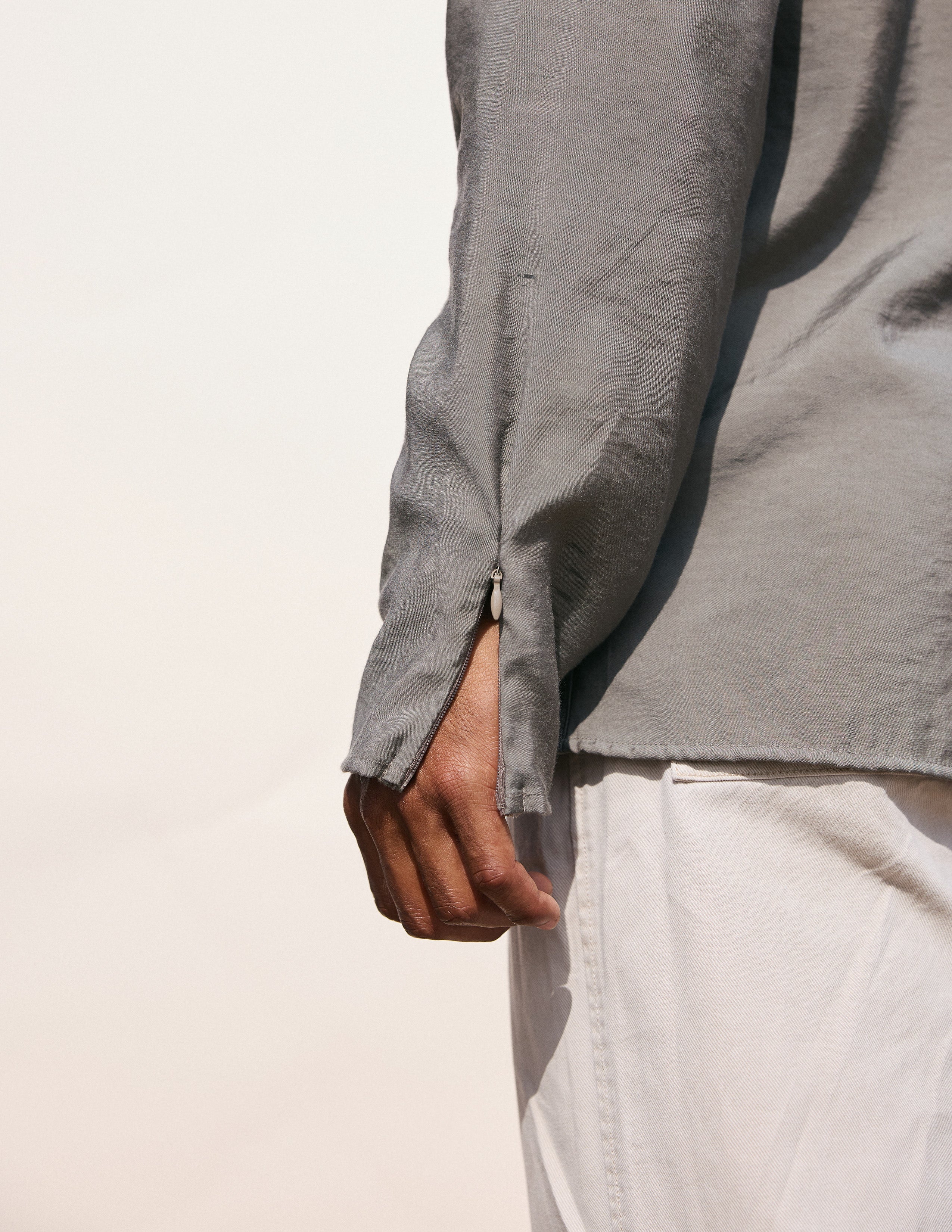 Hidden zipper detail shirt