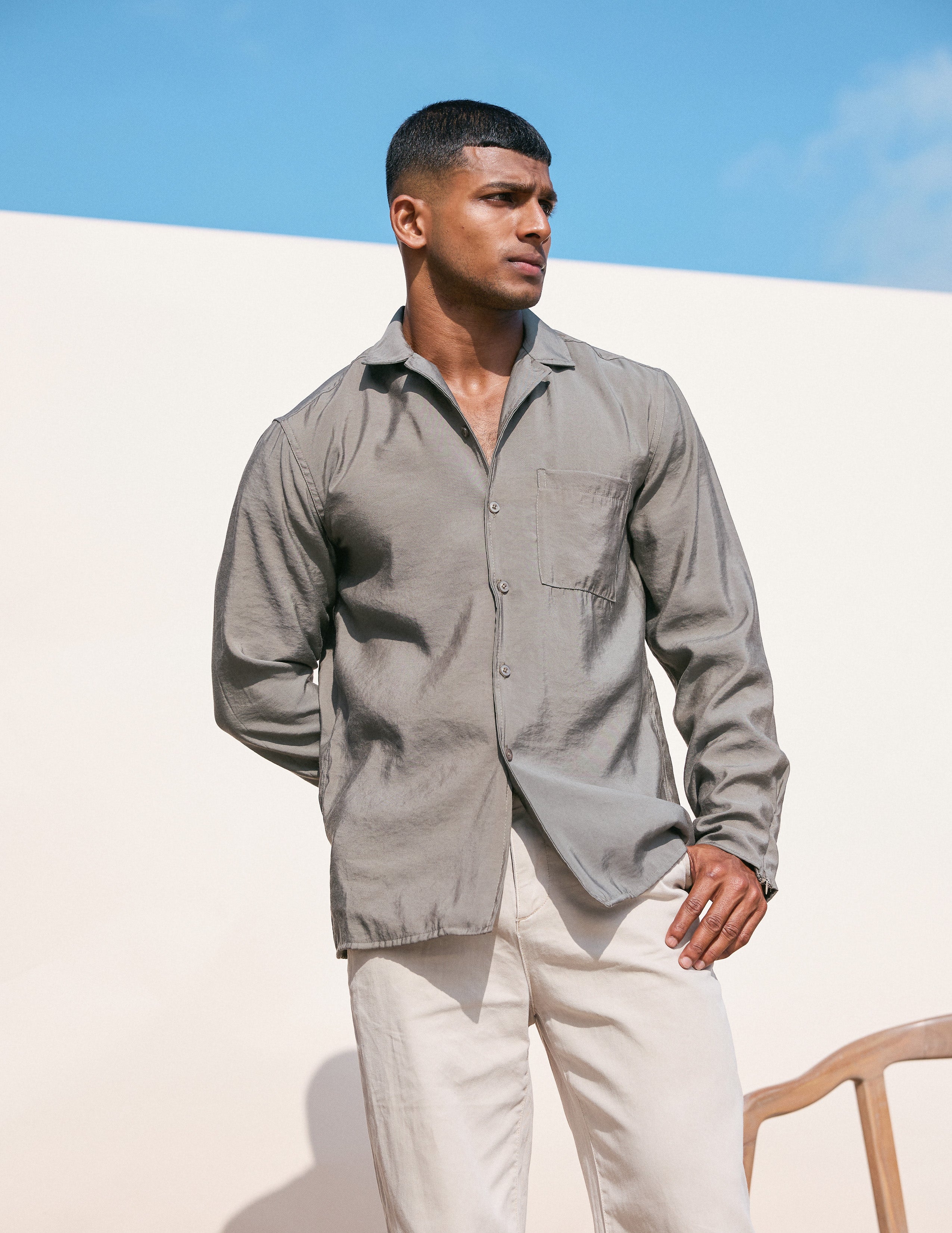 Hidden zipper detail shirt