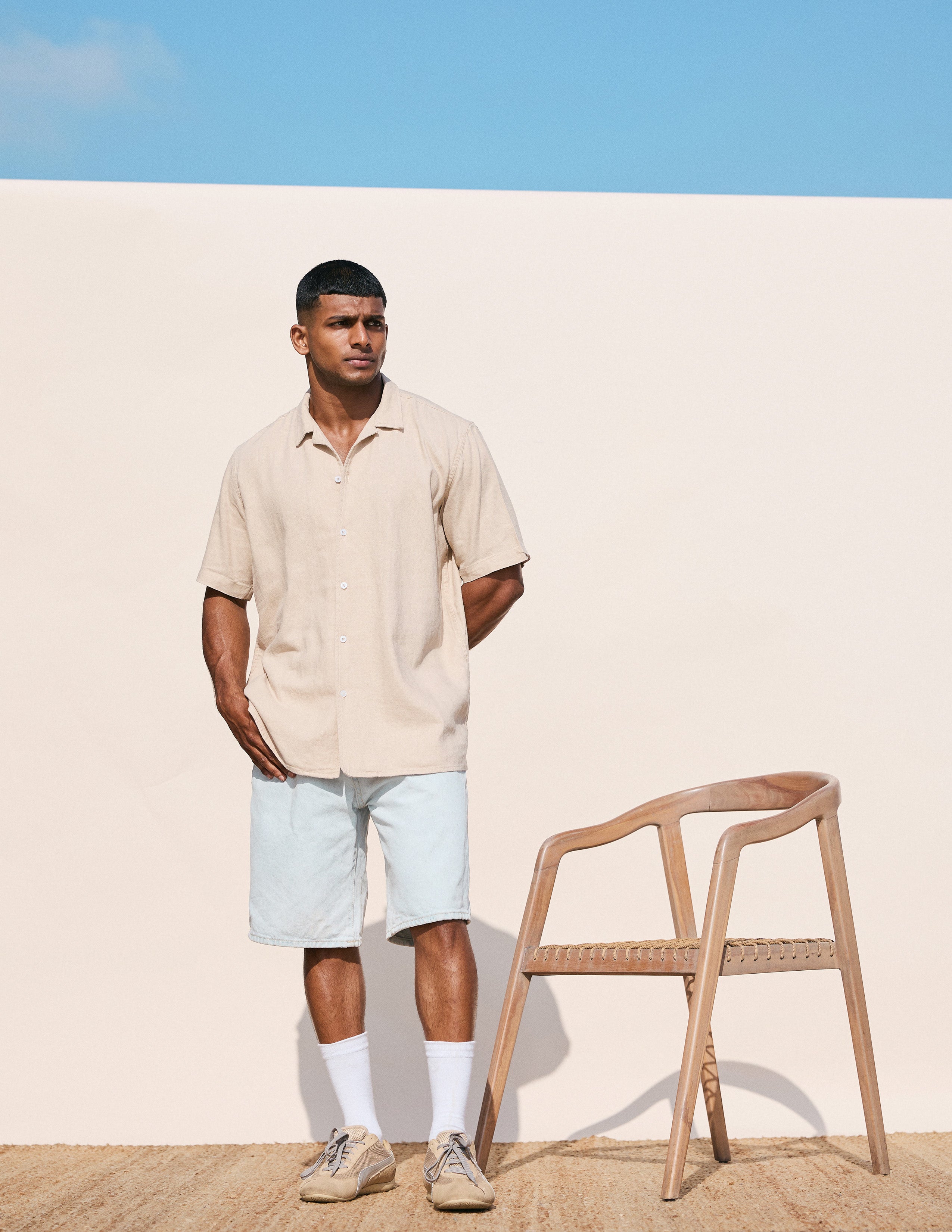 Center back collar button detailed shirt