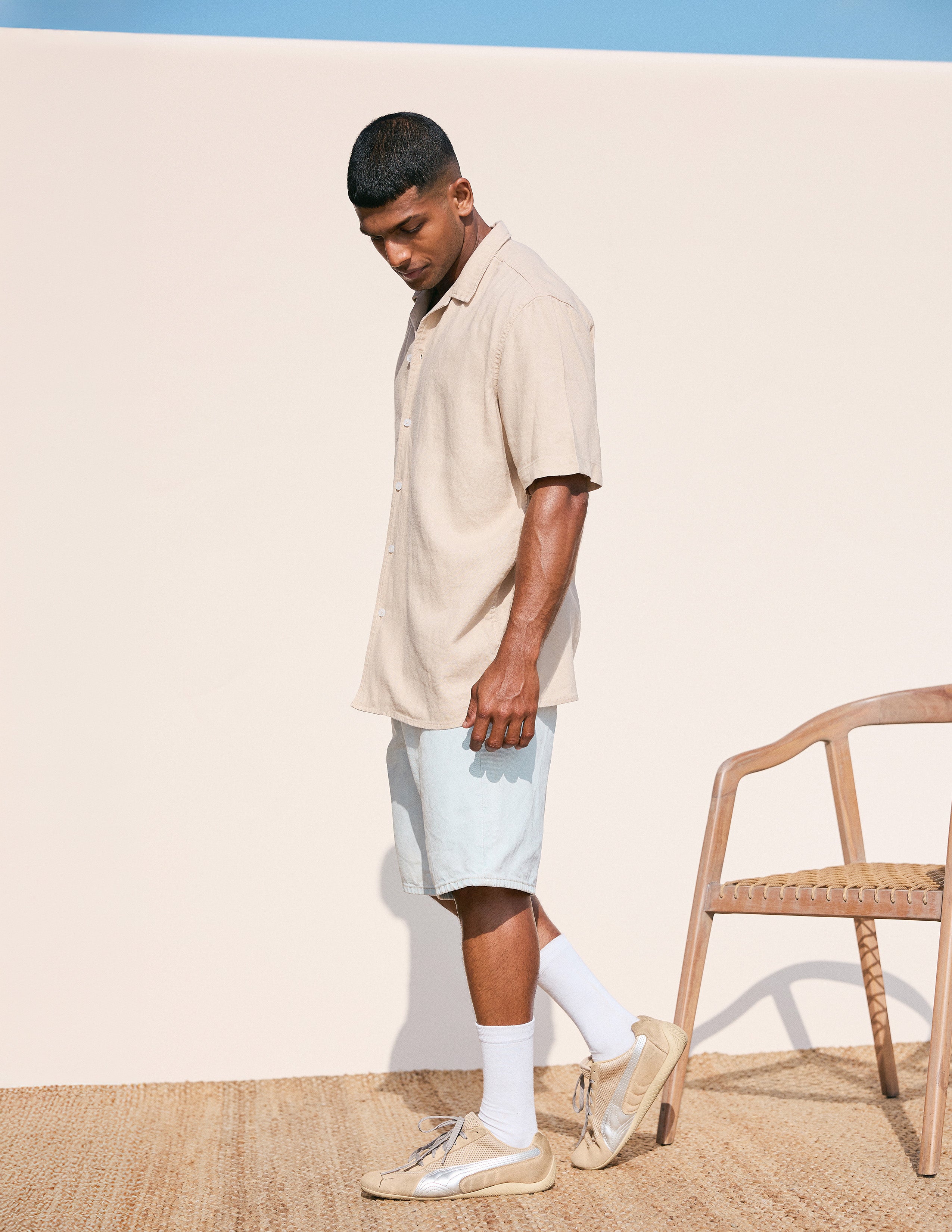 Center back collar button detailed shirt