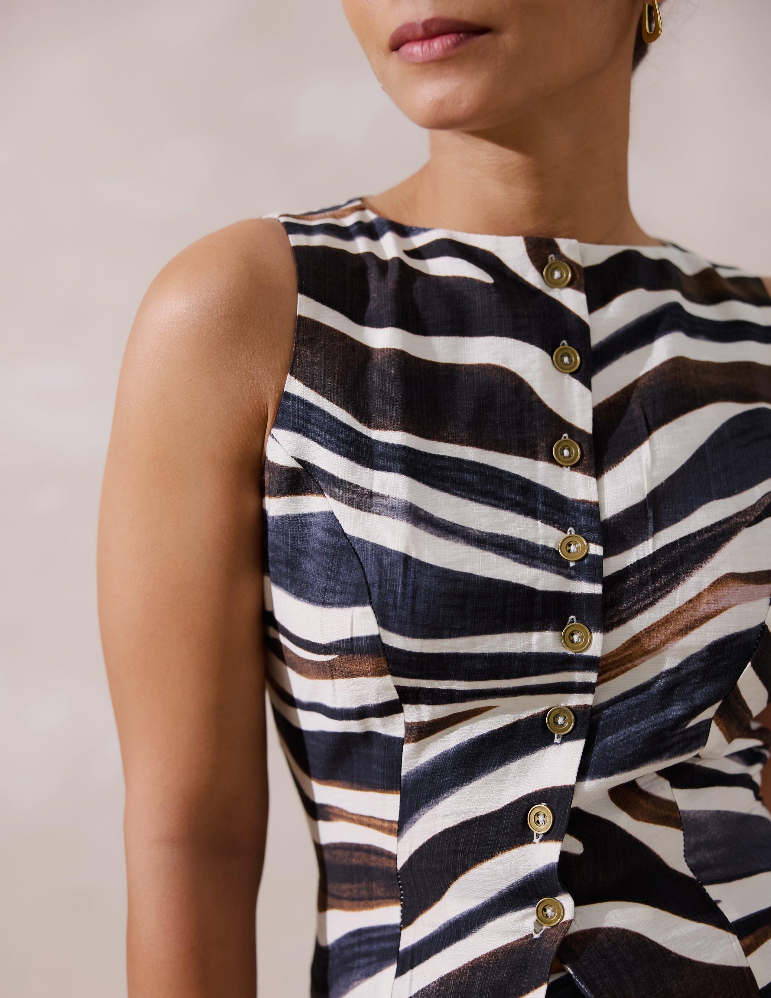 Button Down Sleeveless Printed Top