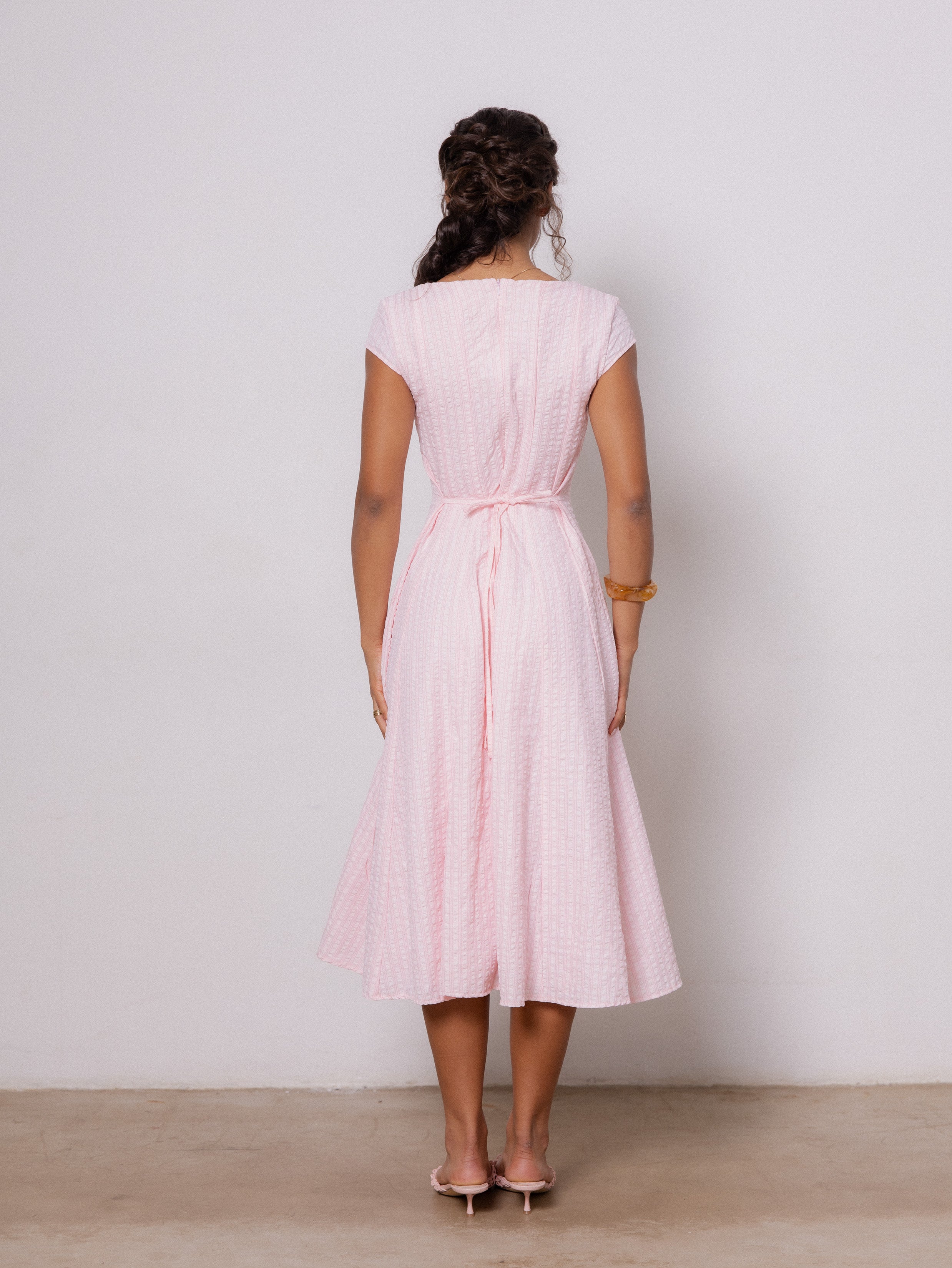 Cap Sleeved Seam Detailed Midi Dress