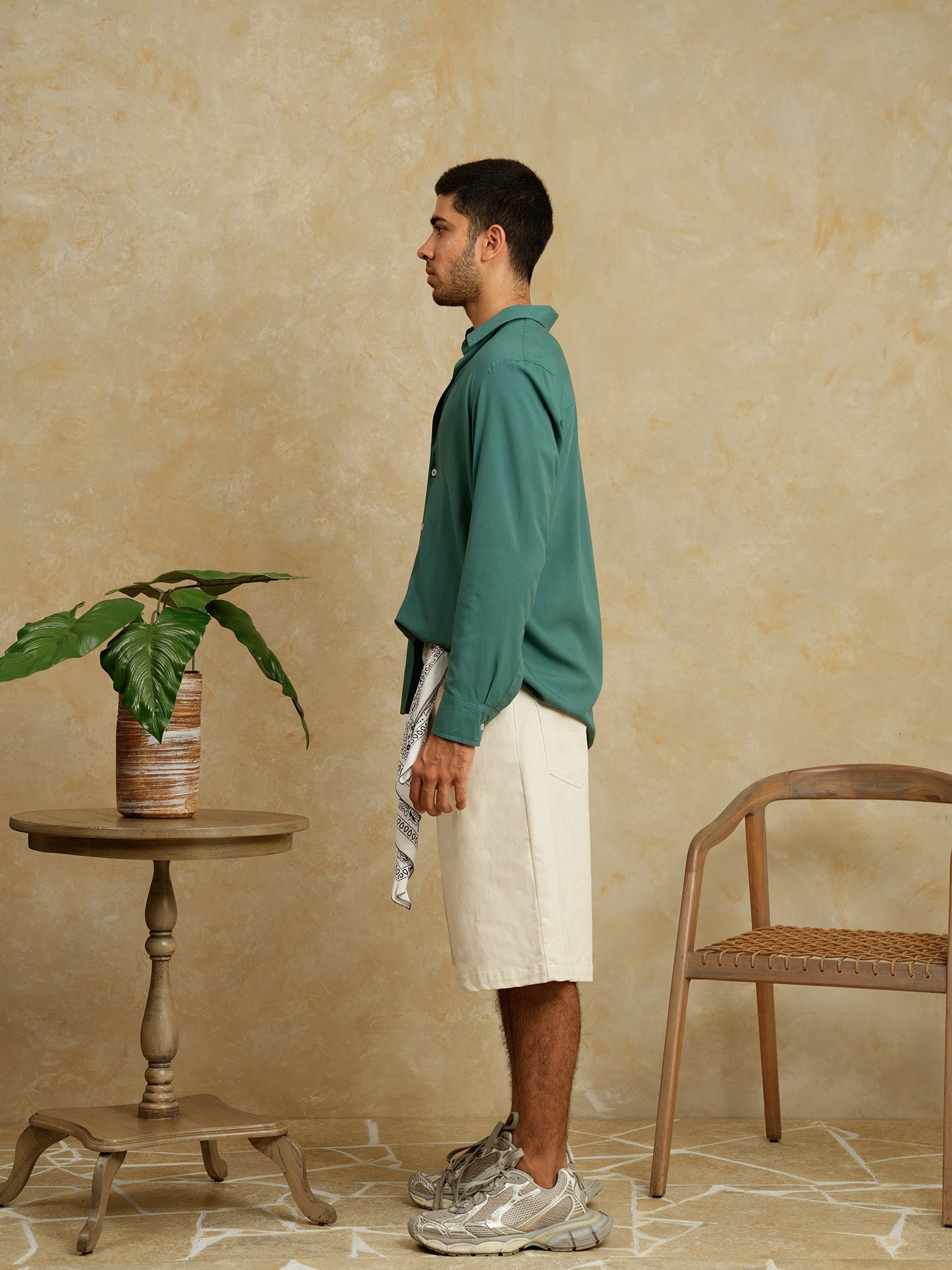 Basic regular collar shirt