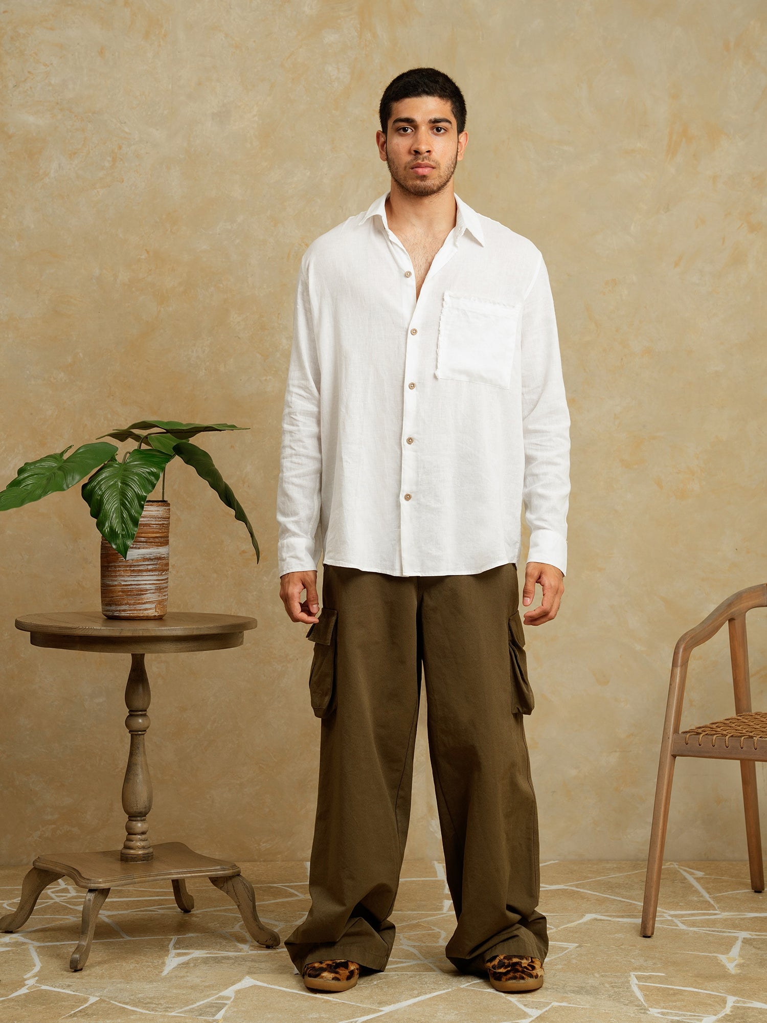 Raw edge pocket detail shirt