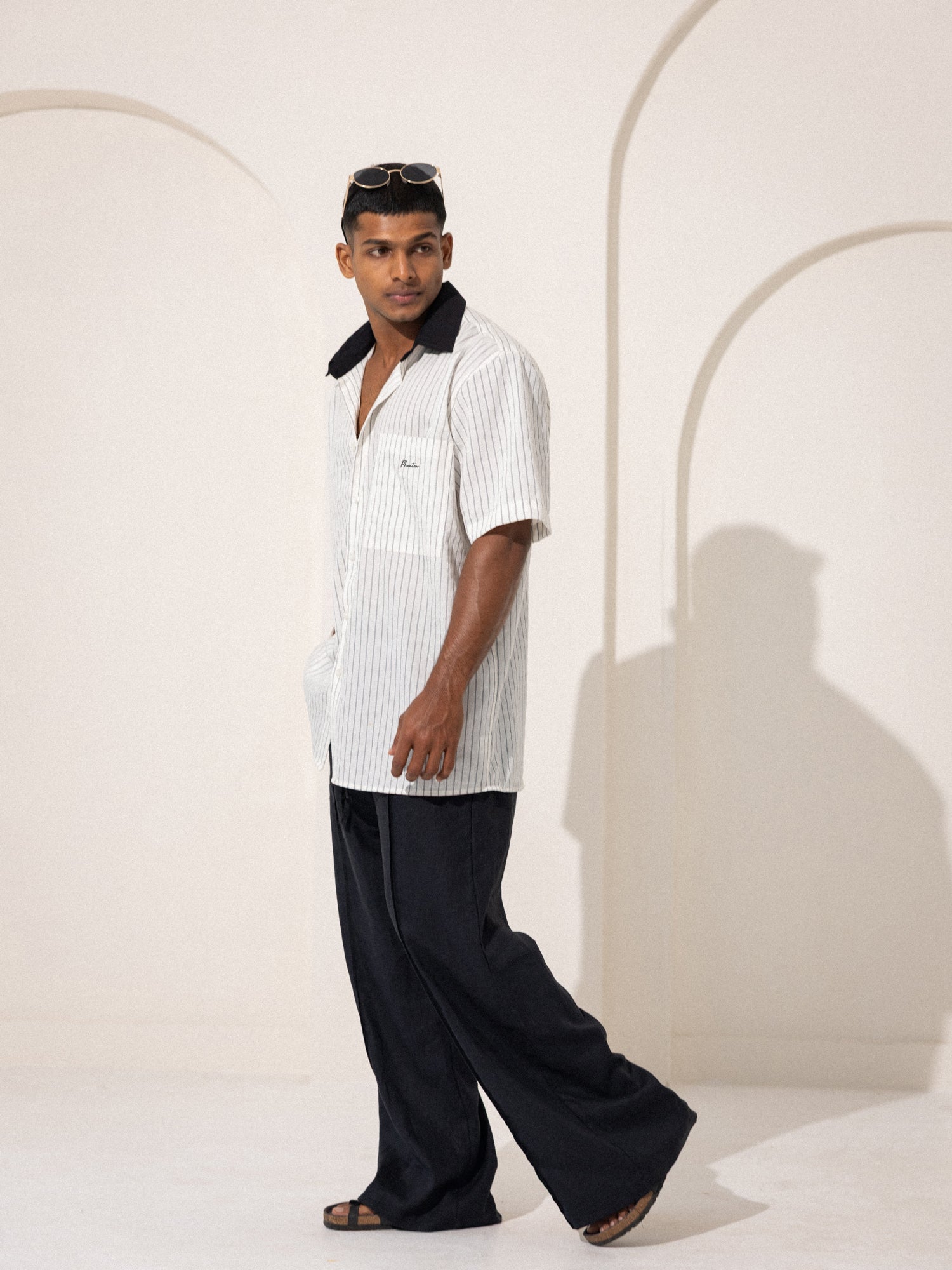 Contrast collar embroidery pocket shirt