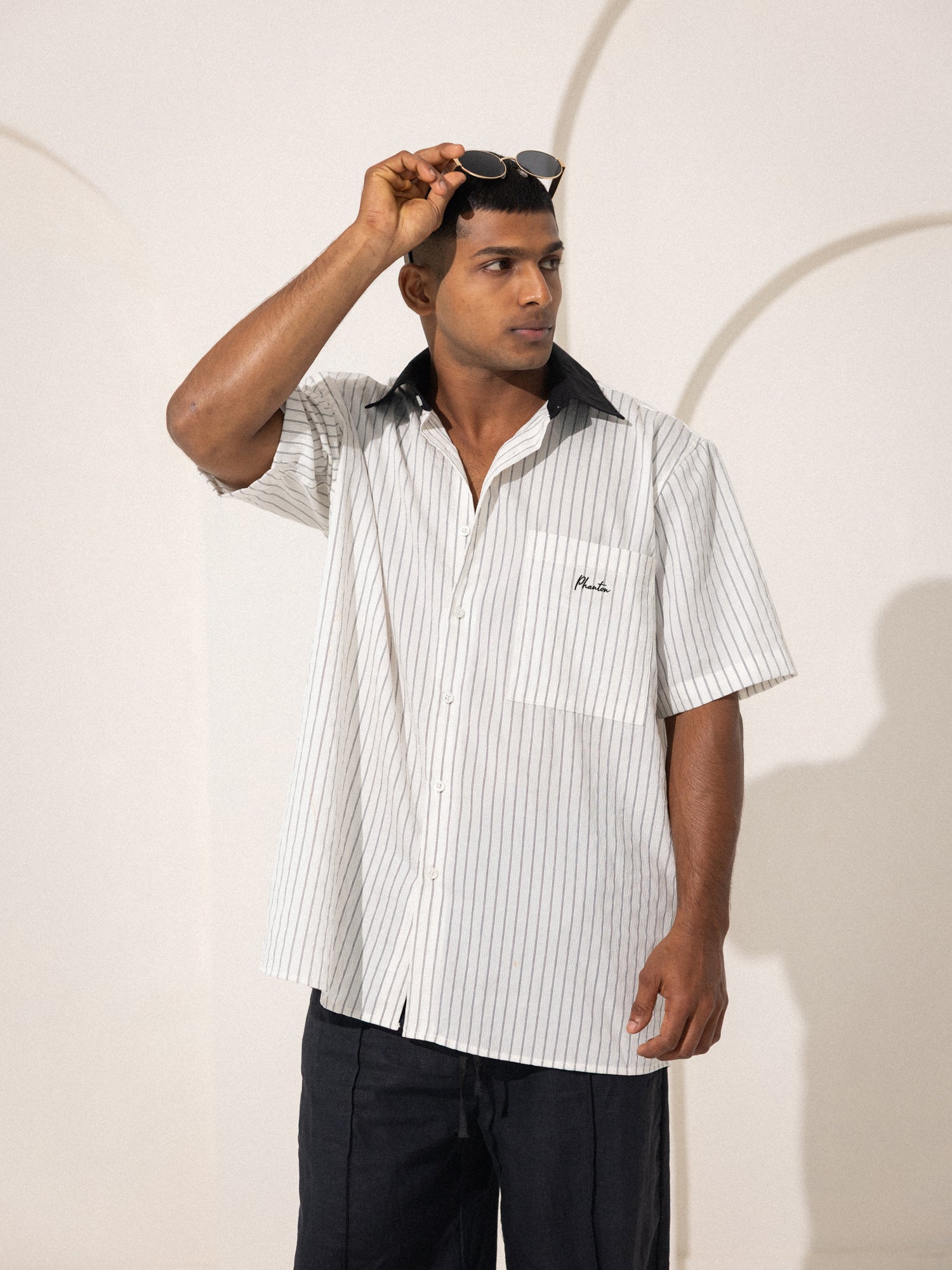 Contrast collar embroidery pocket shirt