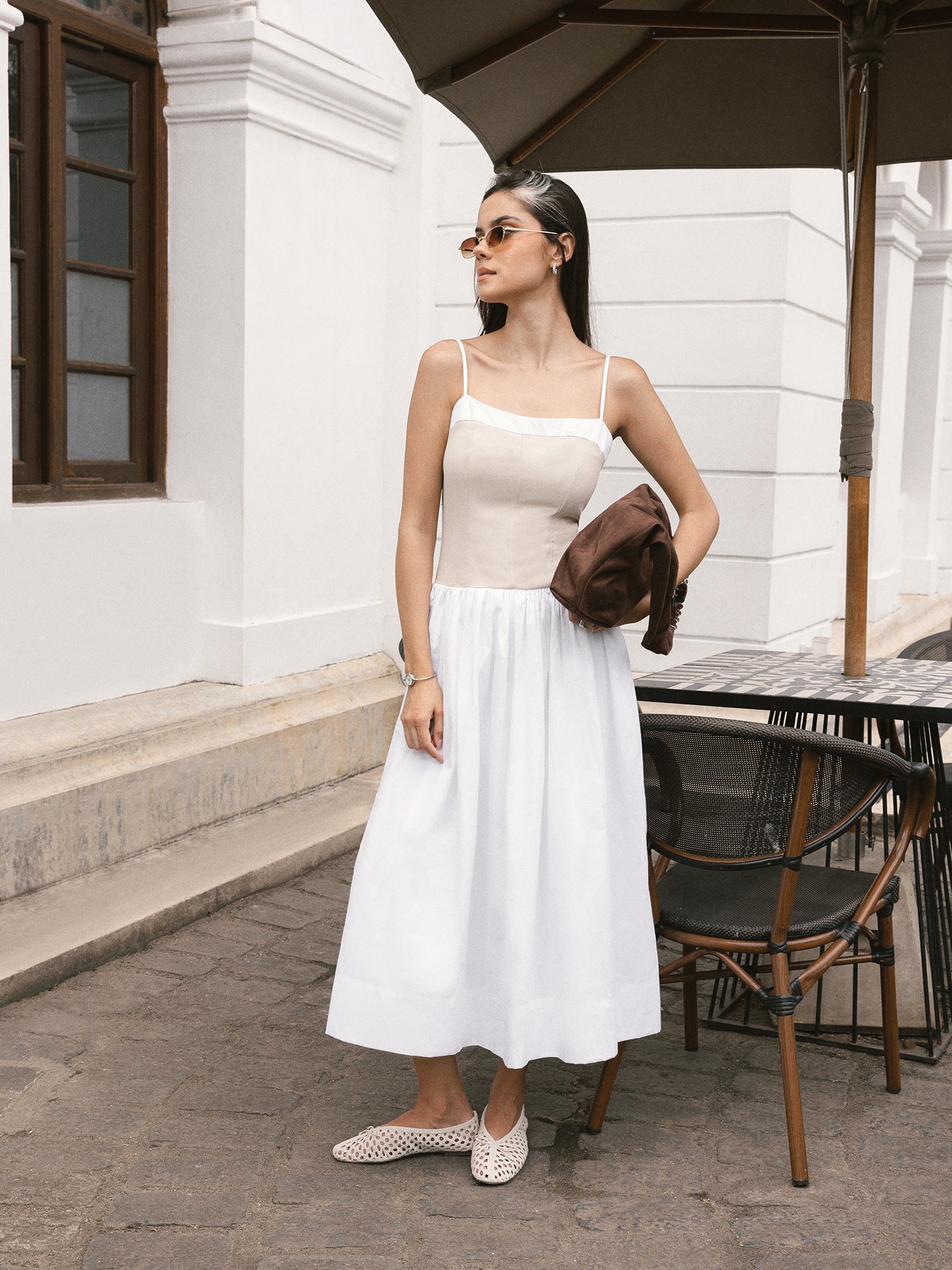 Contrast Detailed Midi Dress