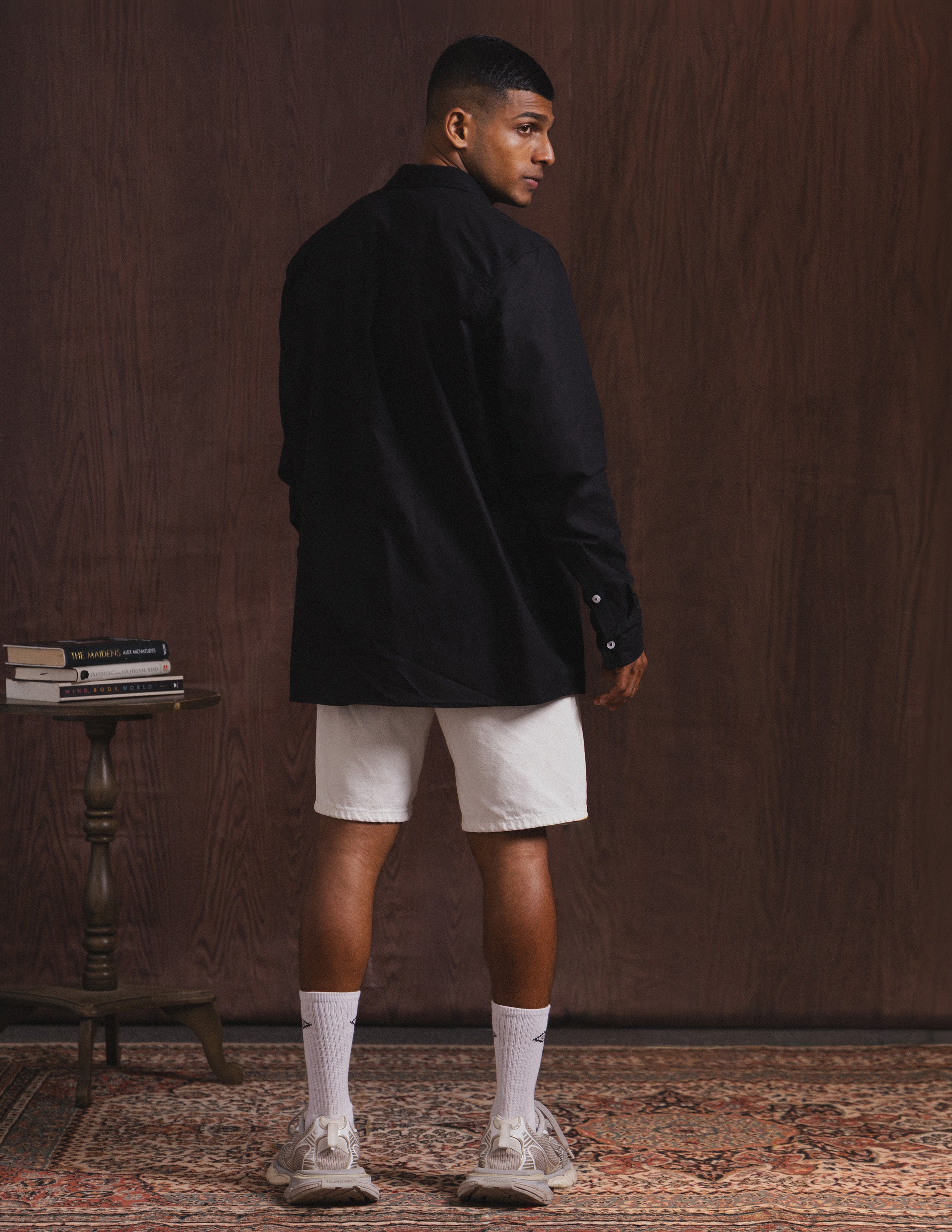 Center back pleat detail regular collar long sleeve shirt