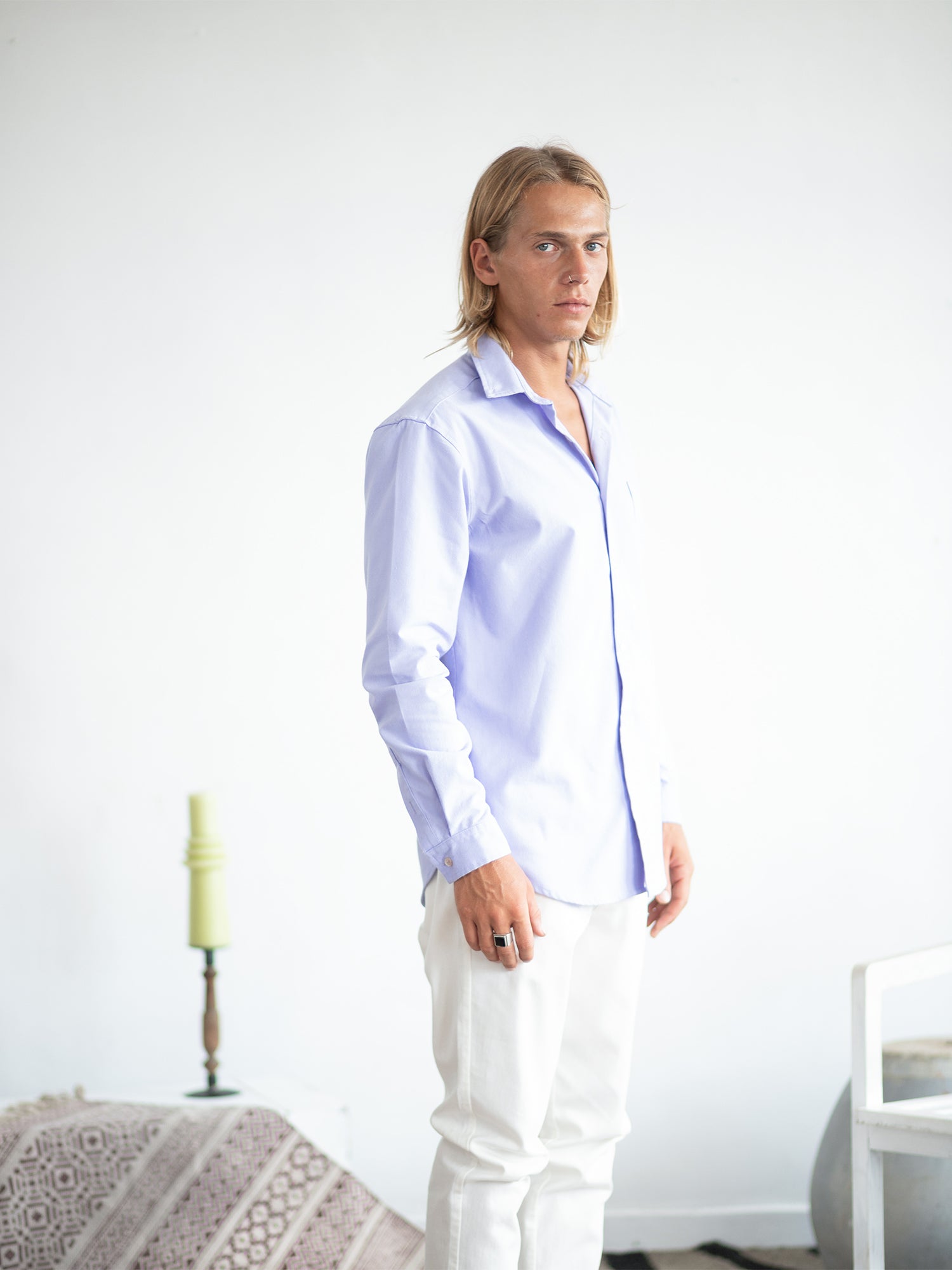 Long sleeved regular collar shirt